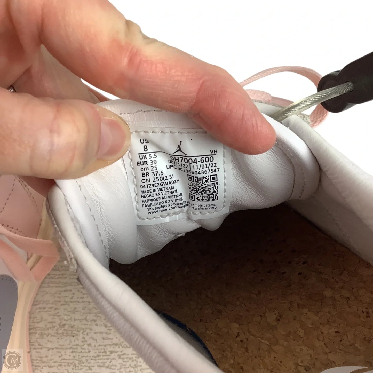 Shoes Sneakers By Nike In Pink & White, Size: 8