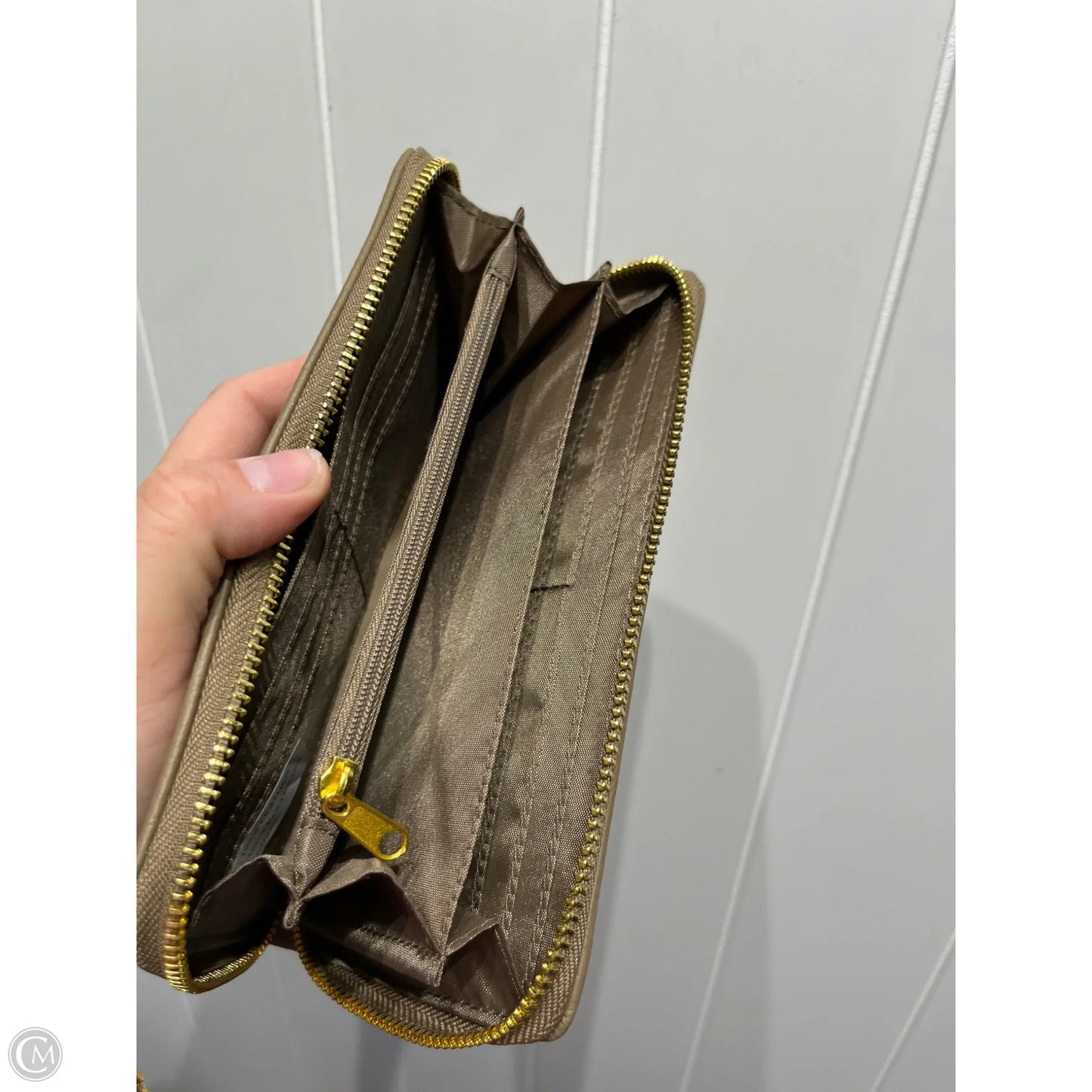 Wristlet By Joy Joy, Size: Medium