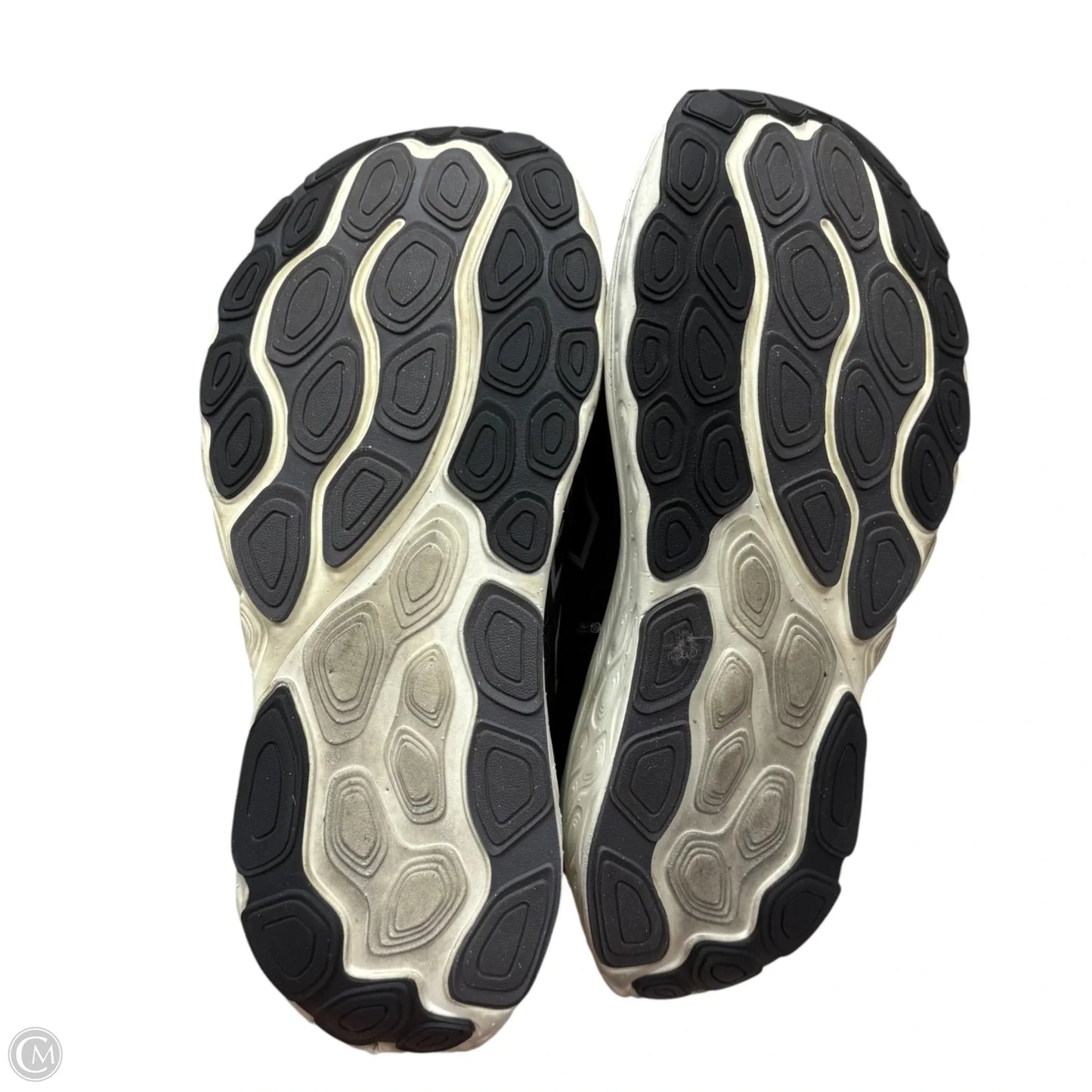 Shoes Athletic By New Balance In Black & White, Size: 9.5