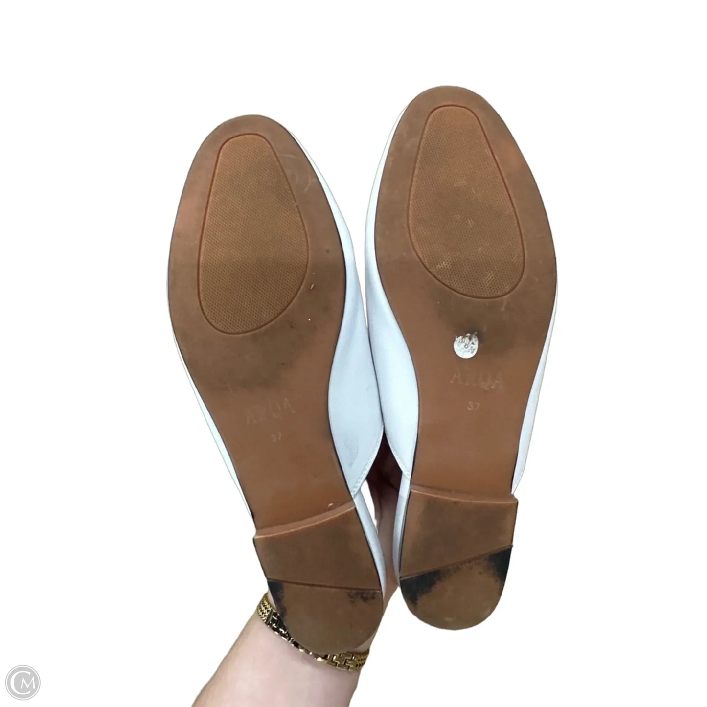 Shoes Flats By Clothes Mentor In White, Size: 6.5