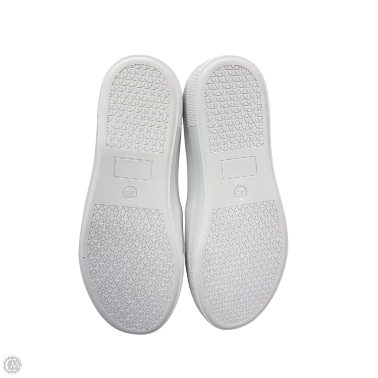 Shoes Sneakers By Clothes Mentor In Gold, Size: 7