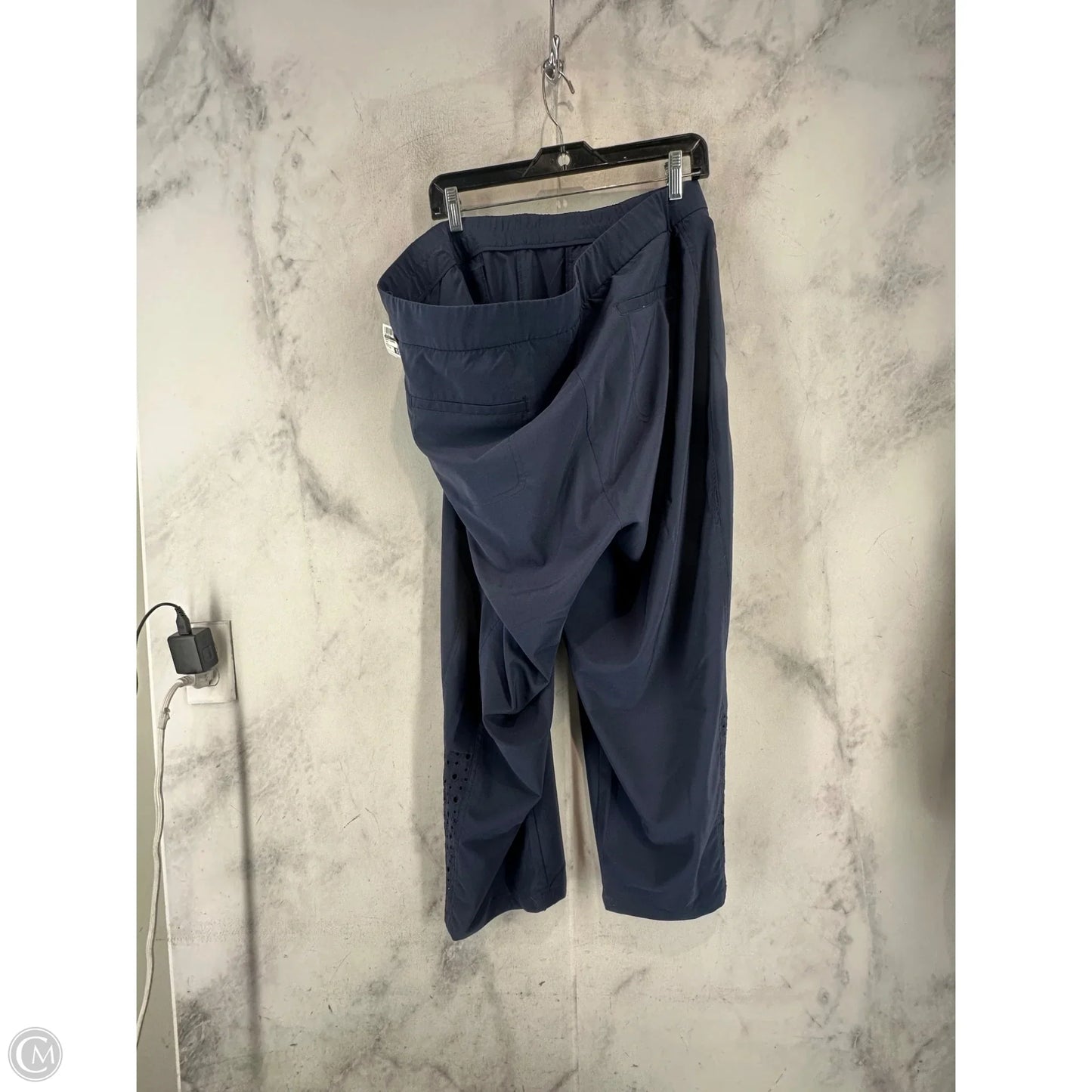 Pants Cropped By Chicos In Navy, Size: 18