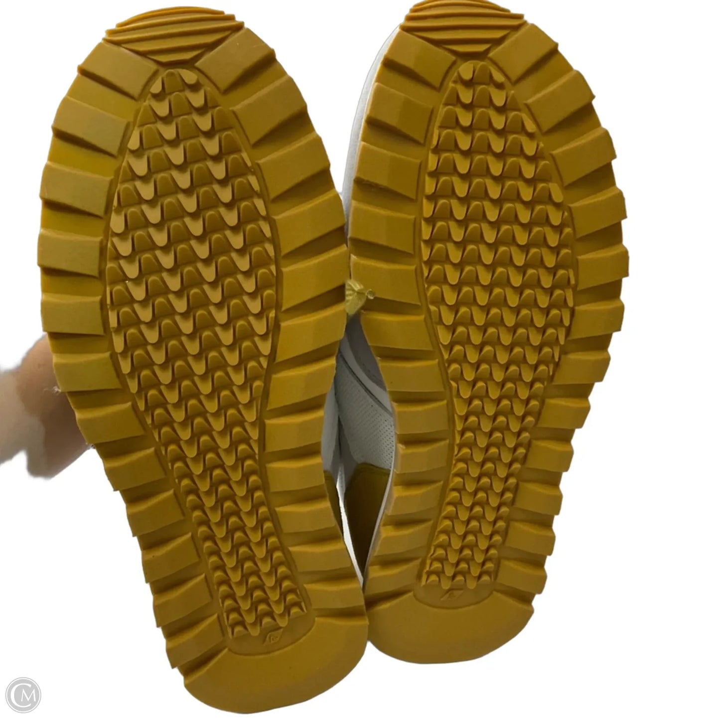 Shoes Sneakers By Cma In White & Yellow, Size: 9.5