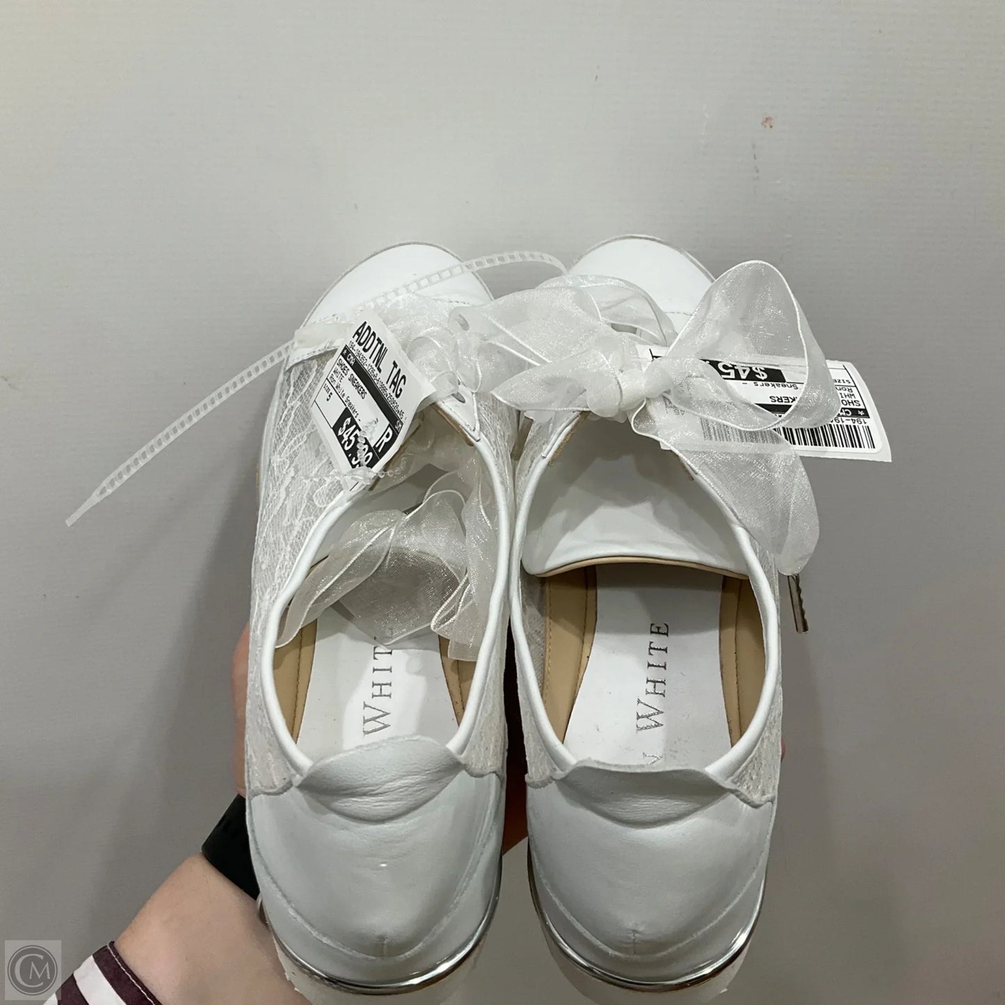 Shoes Sneakers By Cma In White, Size: 5