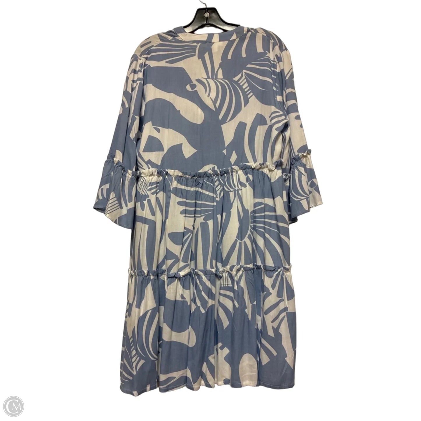 Dress Casual Short By Clothes Mentor In Blue & White, Size: S