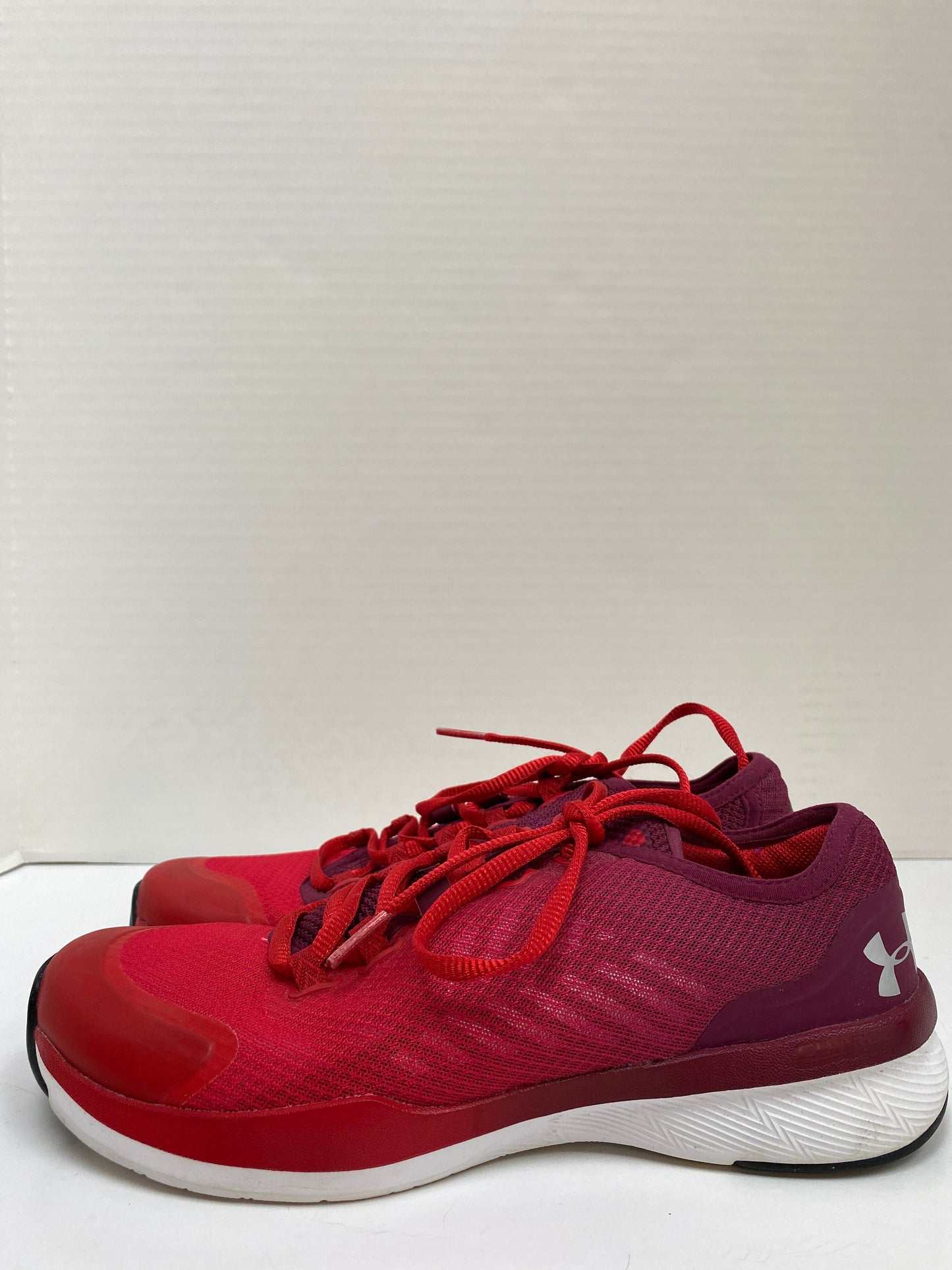 Shoes Athletic By Under Armour Size: 7