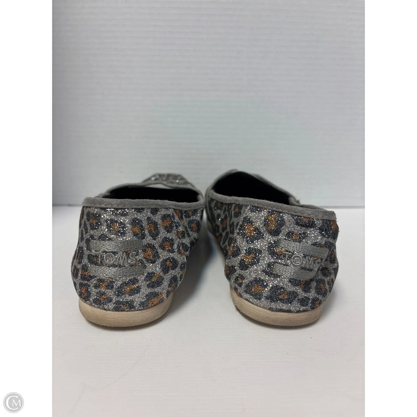 Shoes Flats By Toms In Silver, Size: 8