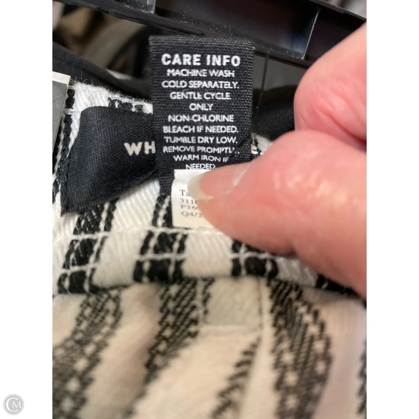 Pants Cropped By Who What Wear In Black & White, Size: 24