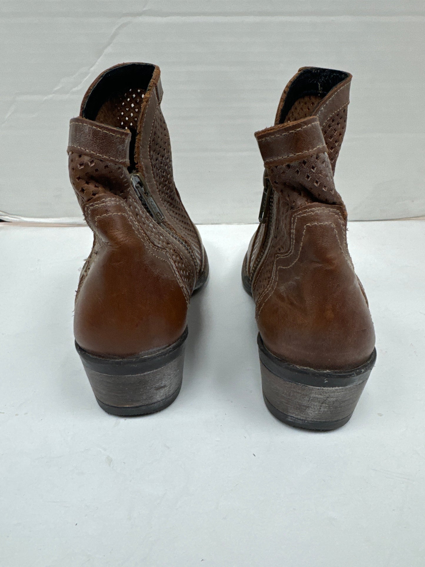 Boots Western By Cmc In Brown, Size: 7