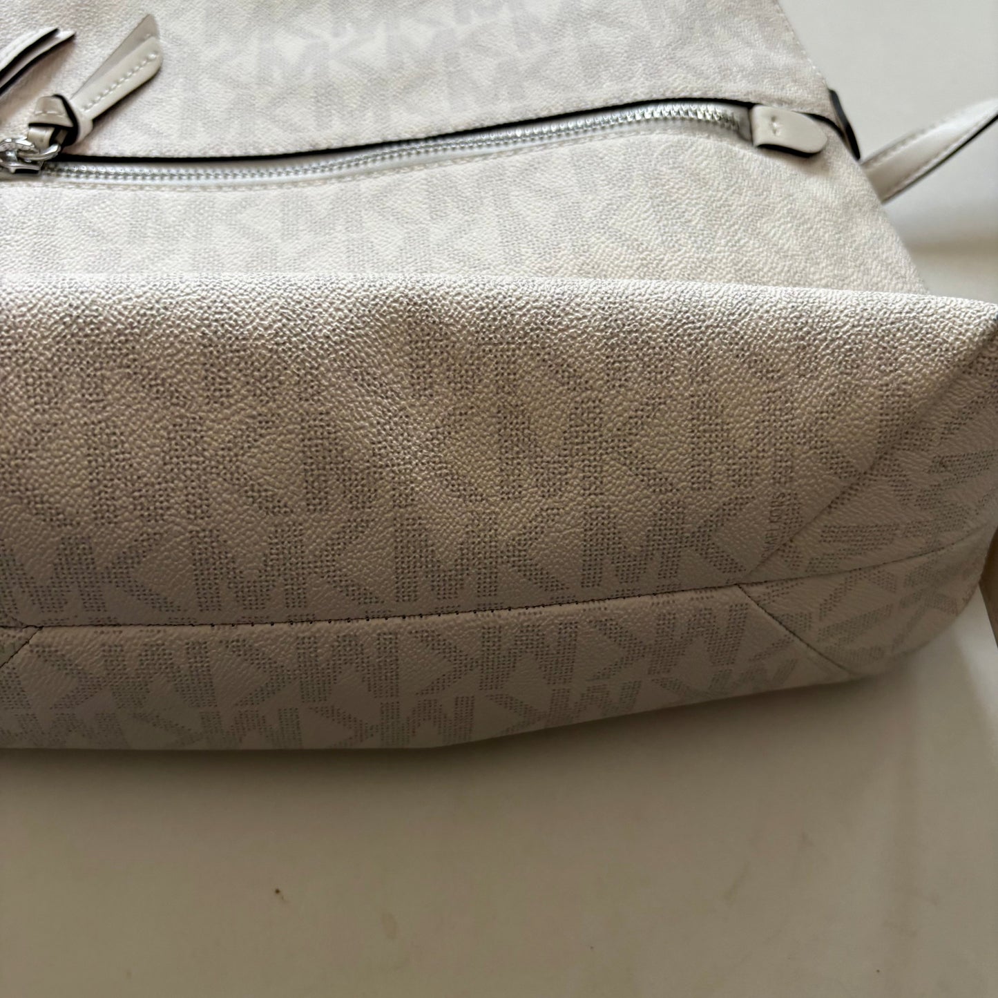 Handbag Designer By Michael Kors, Size: Large