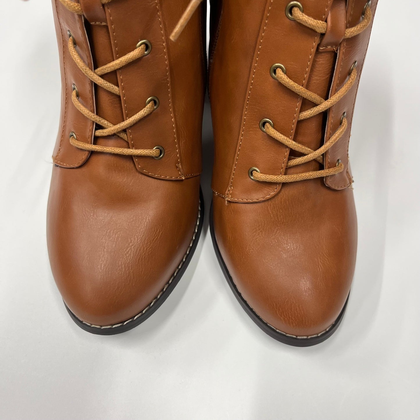 Boots Ankle Heels By Shoedazzle Size: 10