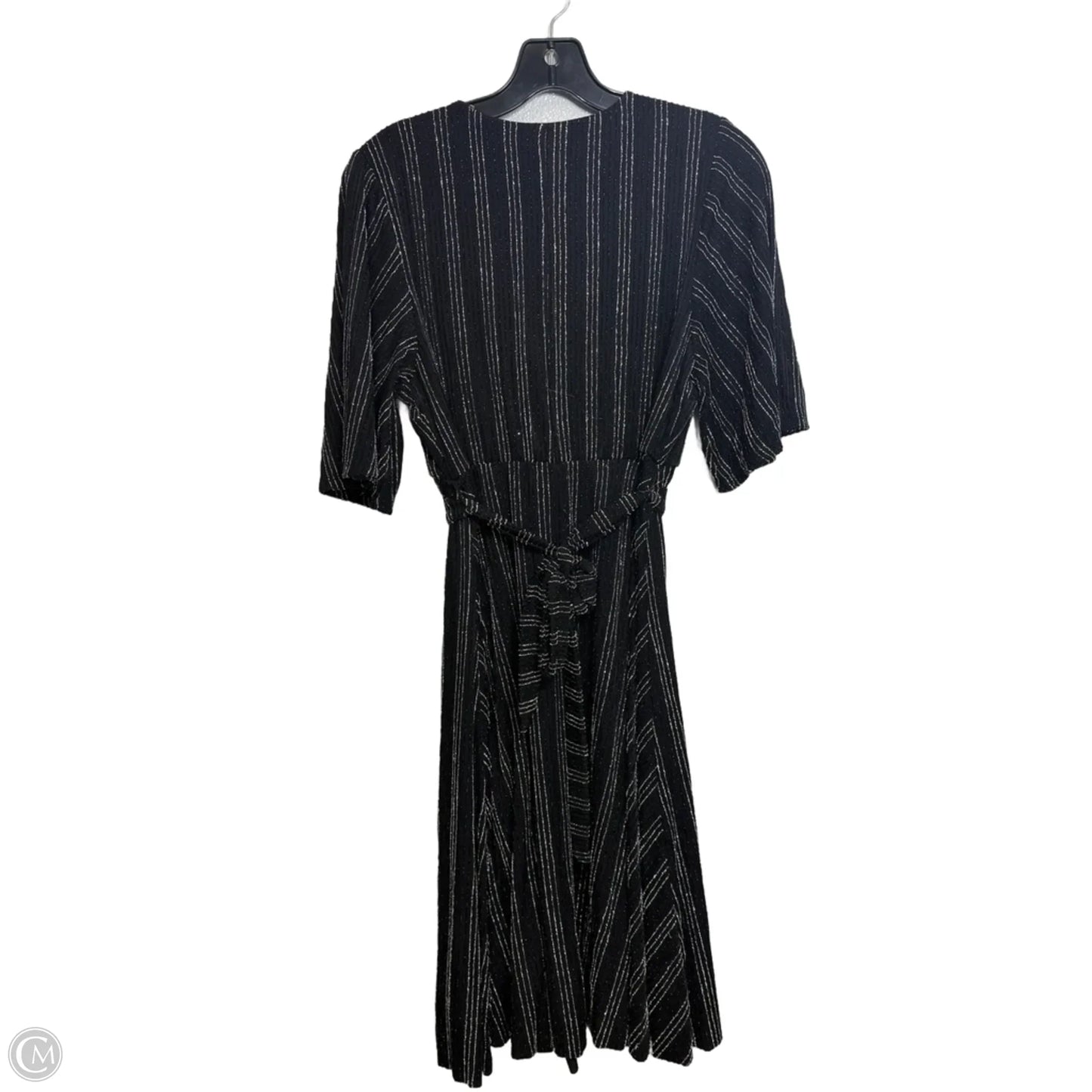 Dress Casual Short By Torrid In Black & Silver, Size: L