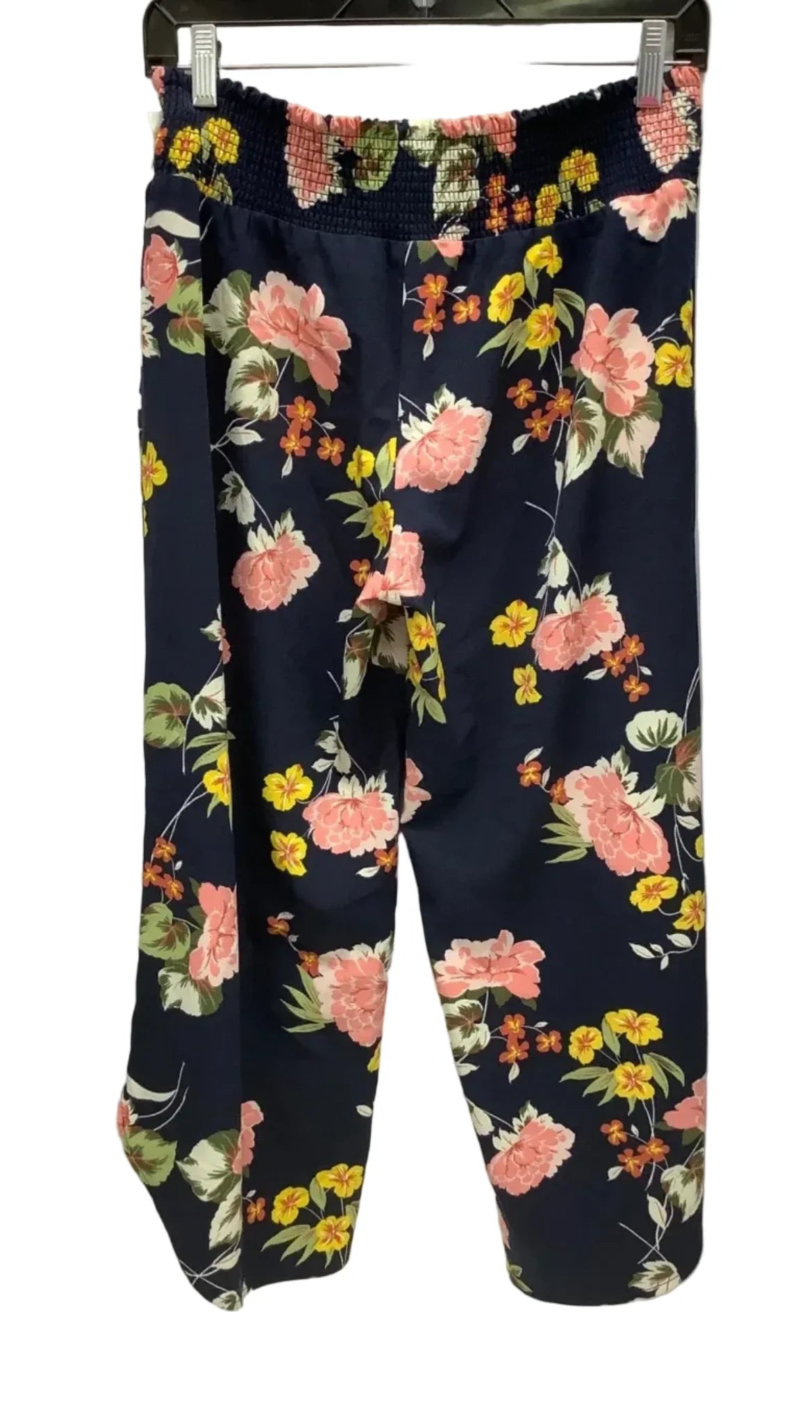 Capris By Cato In Floral Print, Size: Xs