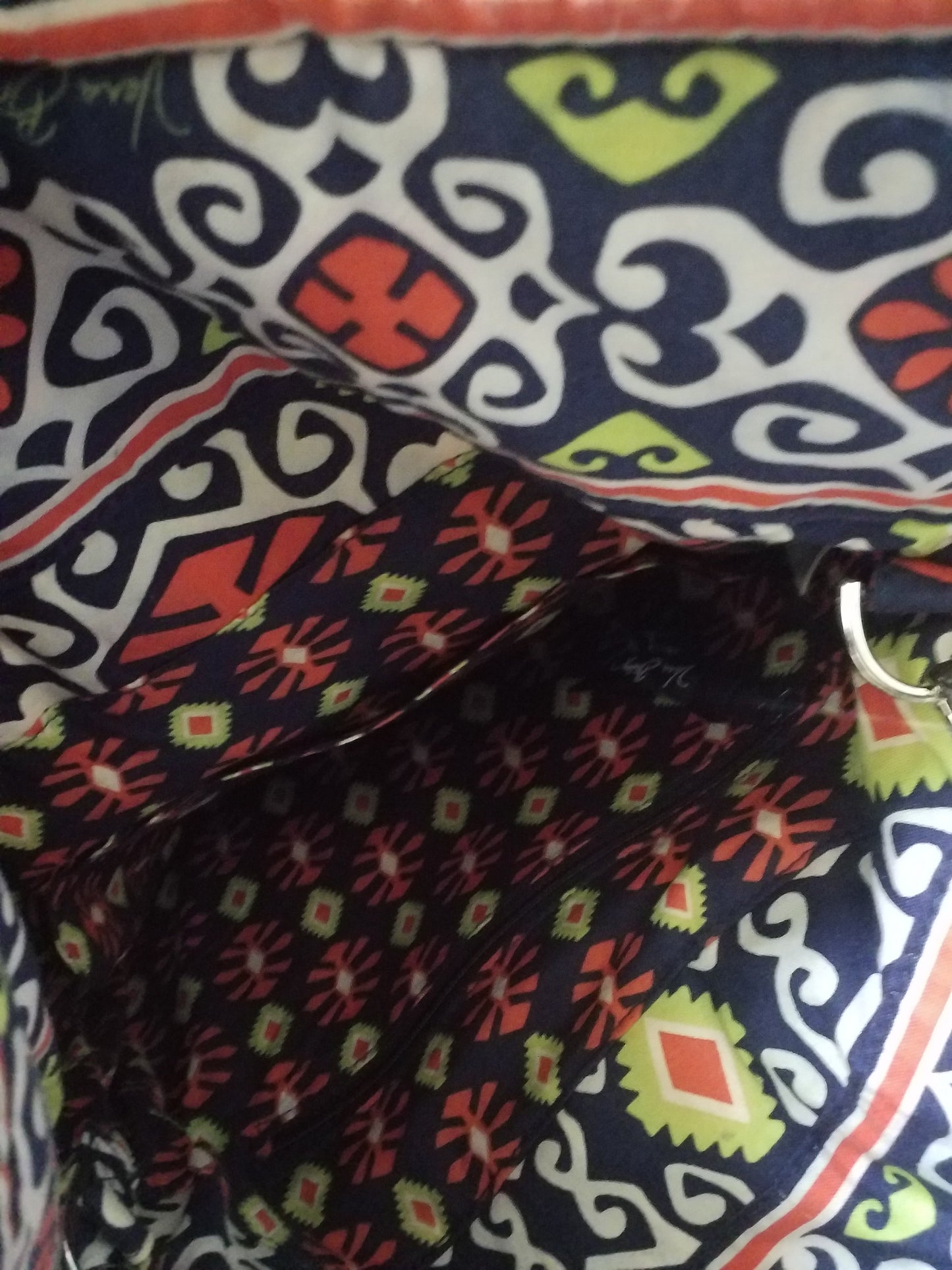 Handbag By Vera Bradley Size: Medium