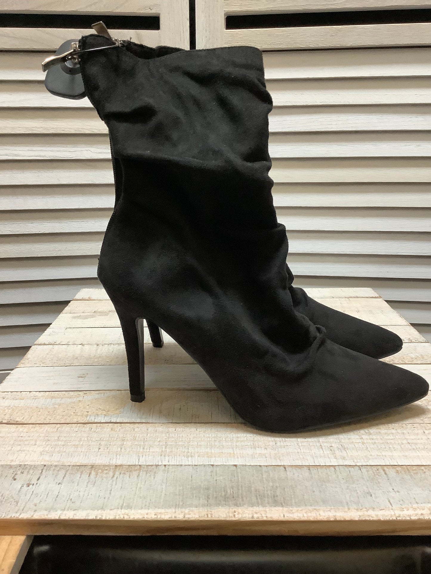 Boots Ankle Heels By Clothes Mentor Size: 8.5