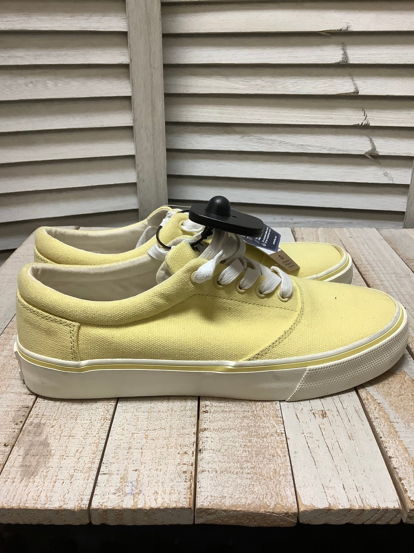 Shoes Sneakers By Toms Size: 7.5