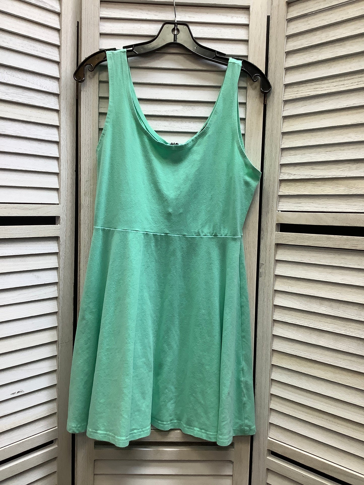 Dress Casual Short By Express Size: L