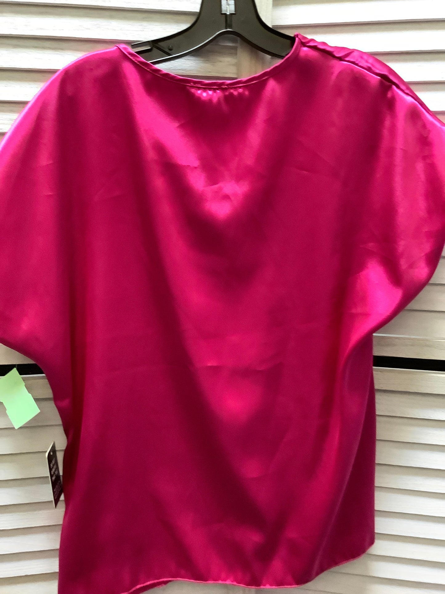 Top Short Sleeve By Express Size: L