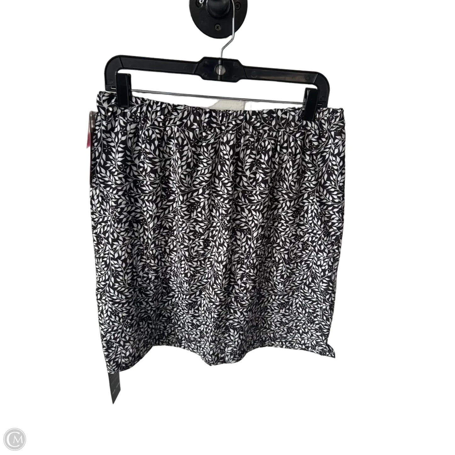Skort By Clothes Mentor In Black & White, Size: L