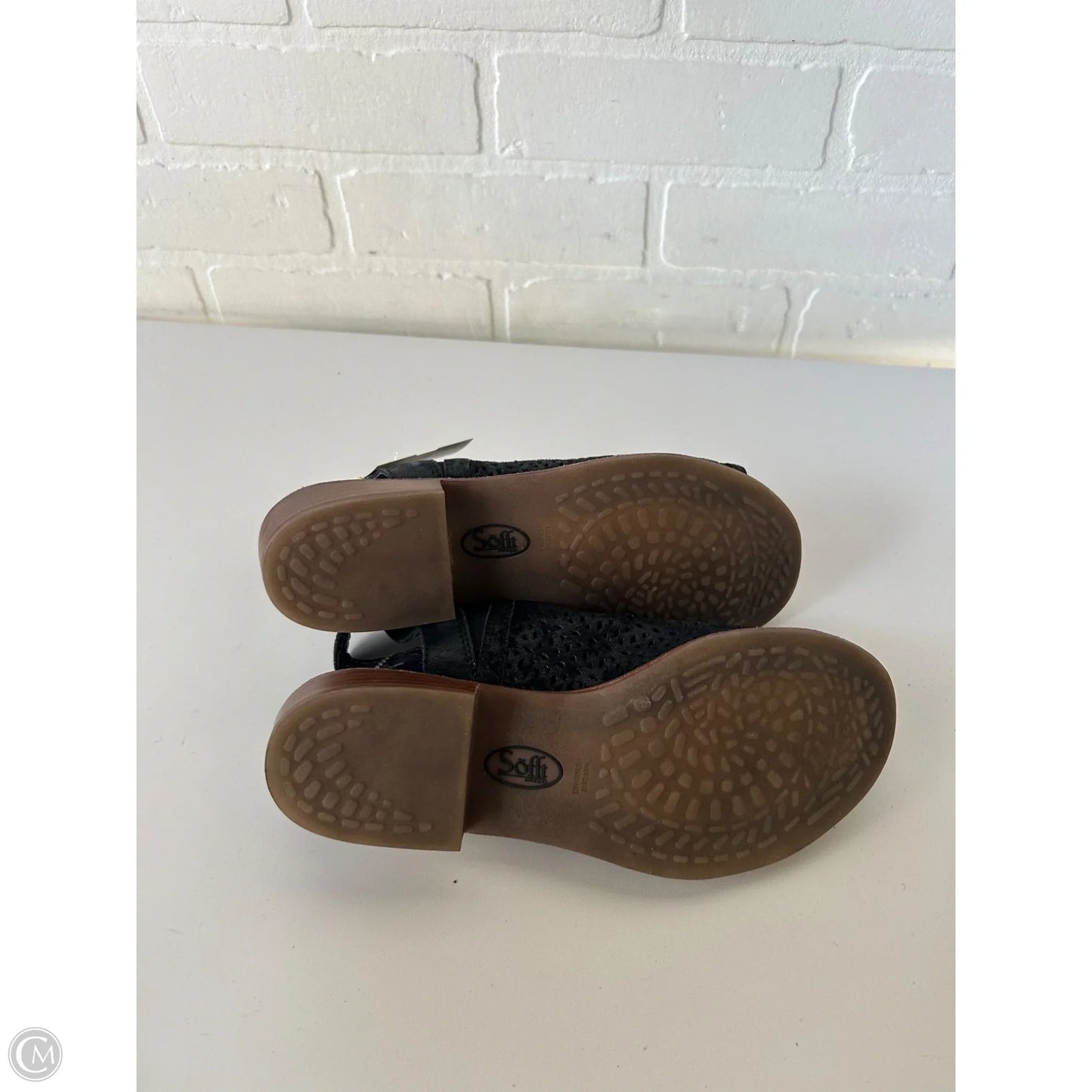 Sandals Flats By Sofft In Black, Size: 7