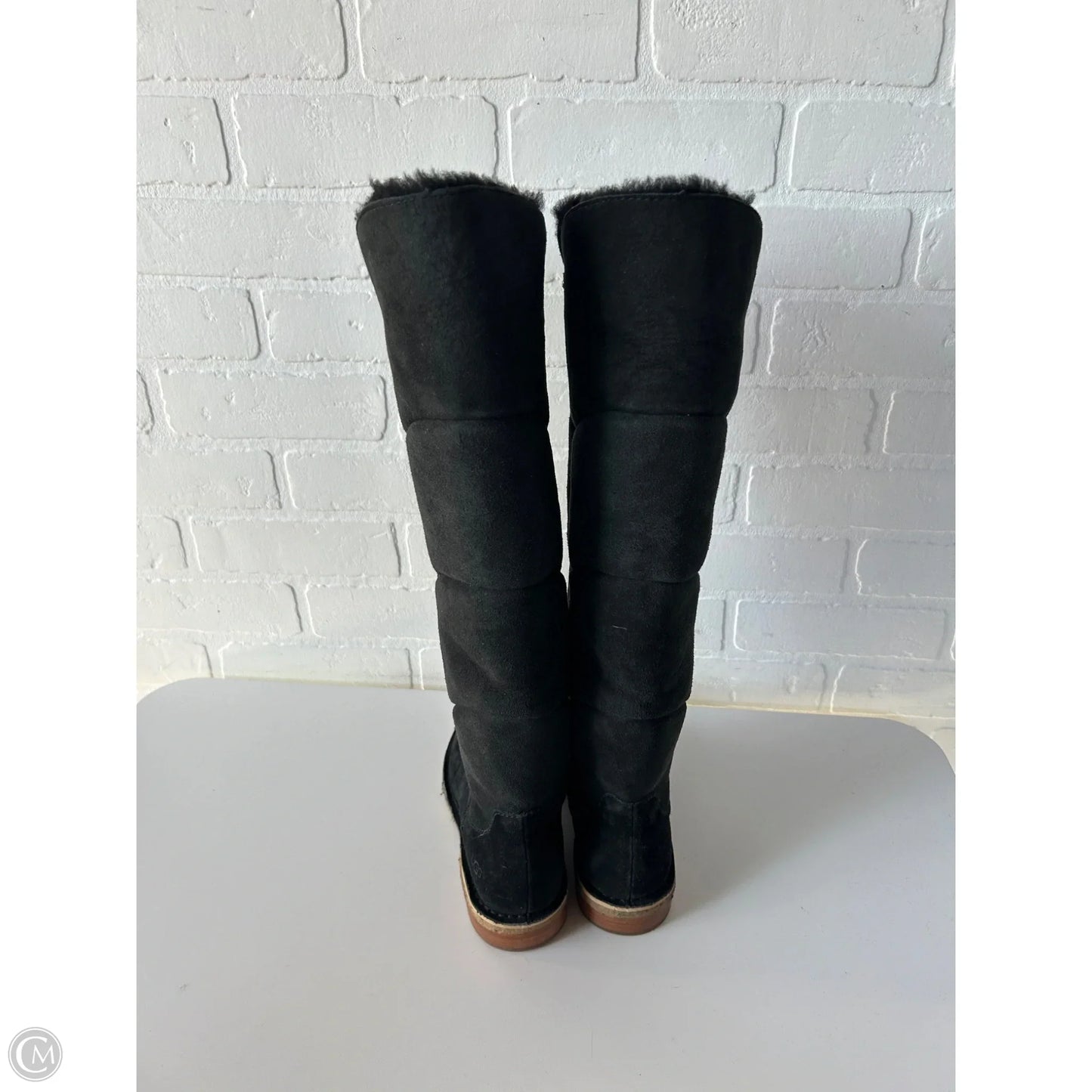 Boots Designer By Ugg In Black, Size: 6.5