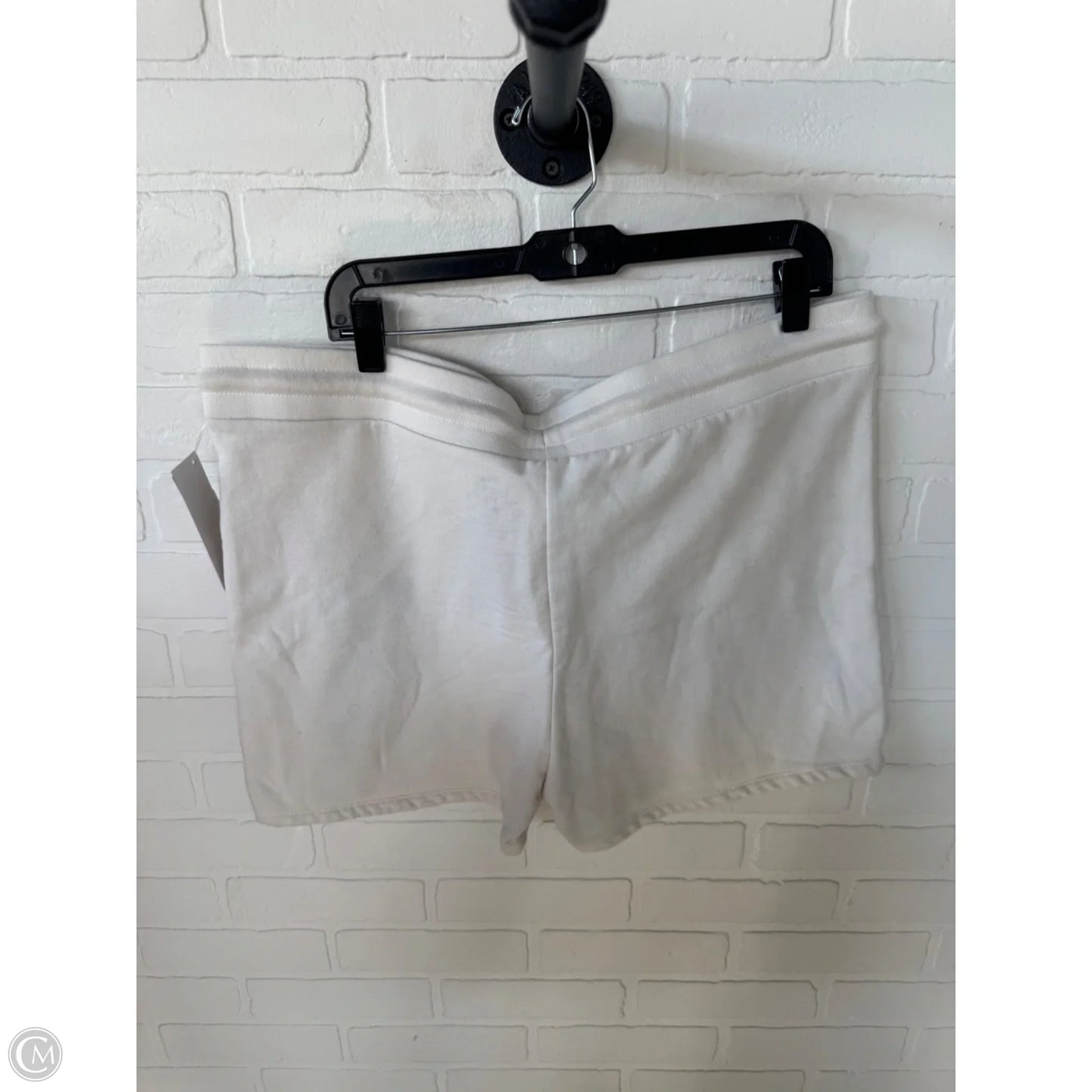 Shorts By Disney In Cream & Red, Size: 22
