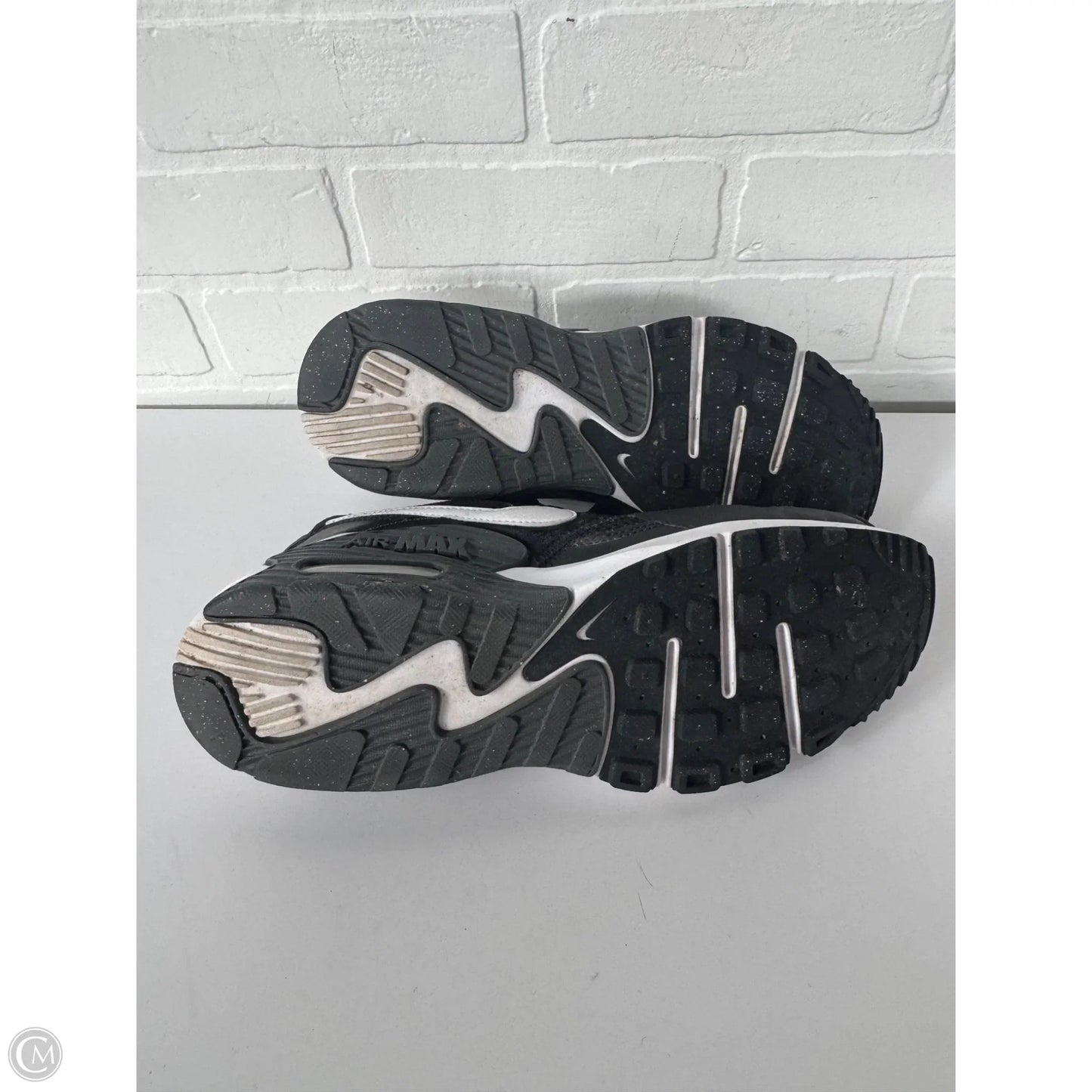 Shoes Athletic By Nike In Black & White, Size: 9