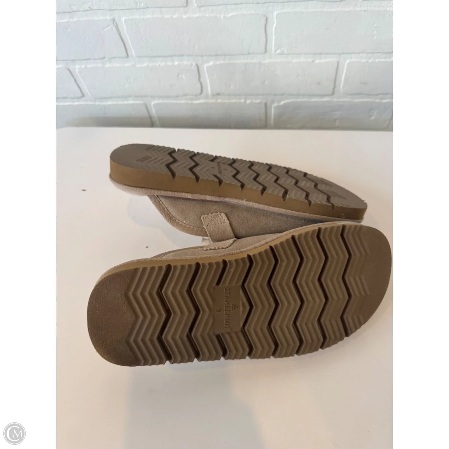 Shoes Flats By Clothes Mentor In Grey, Size: 9