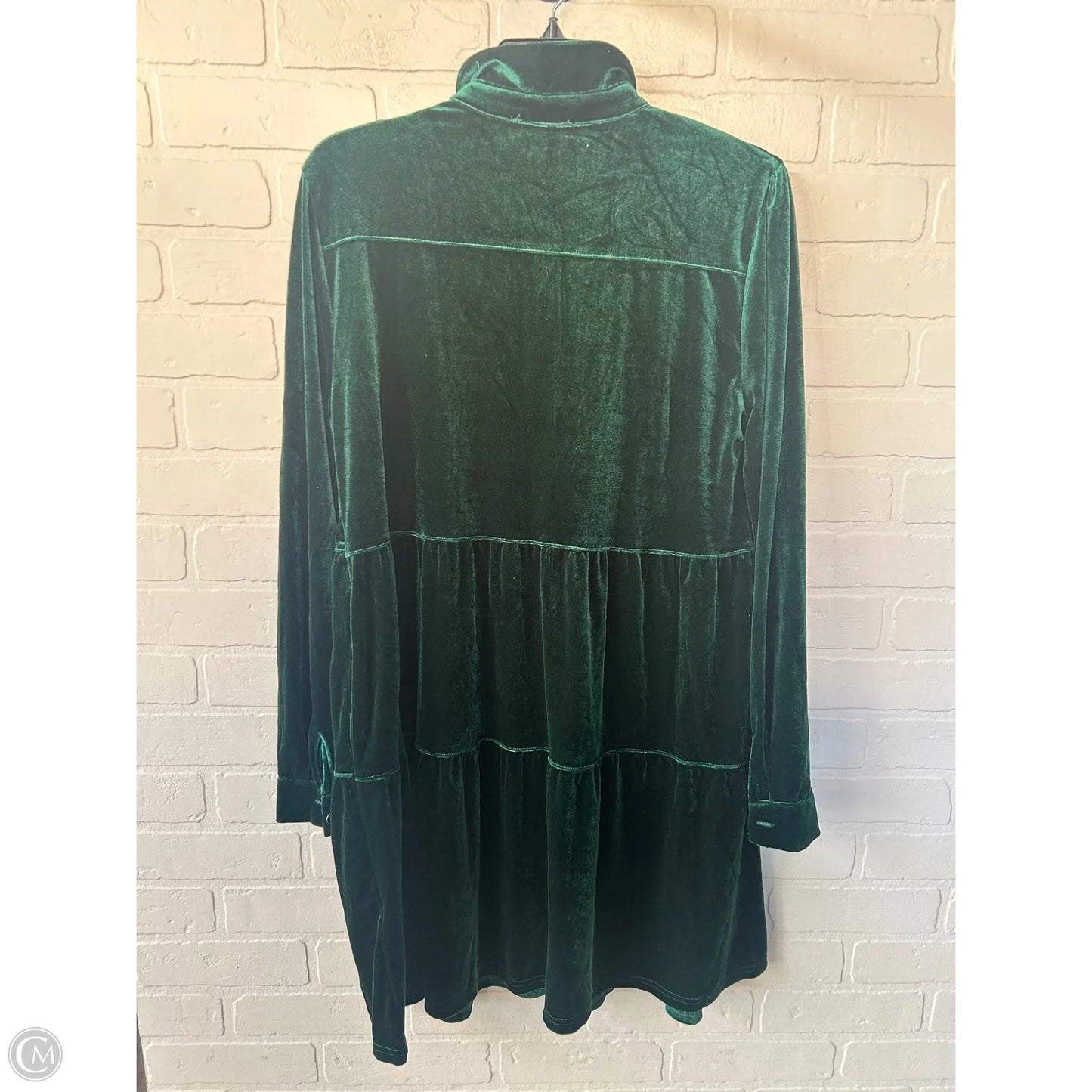 Dress Casual Short By Umgee In Green, Size: L