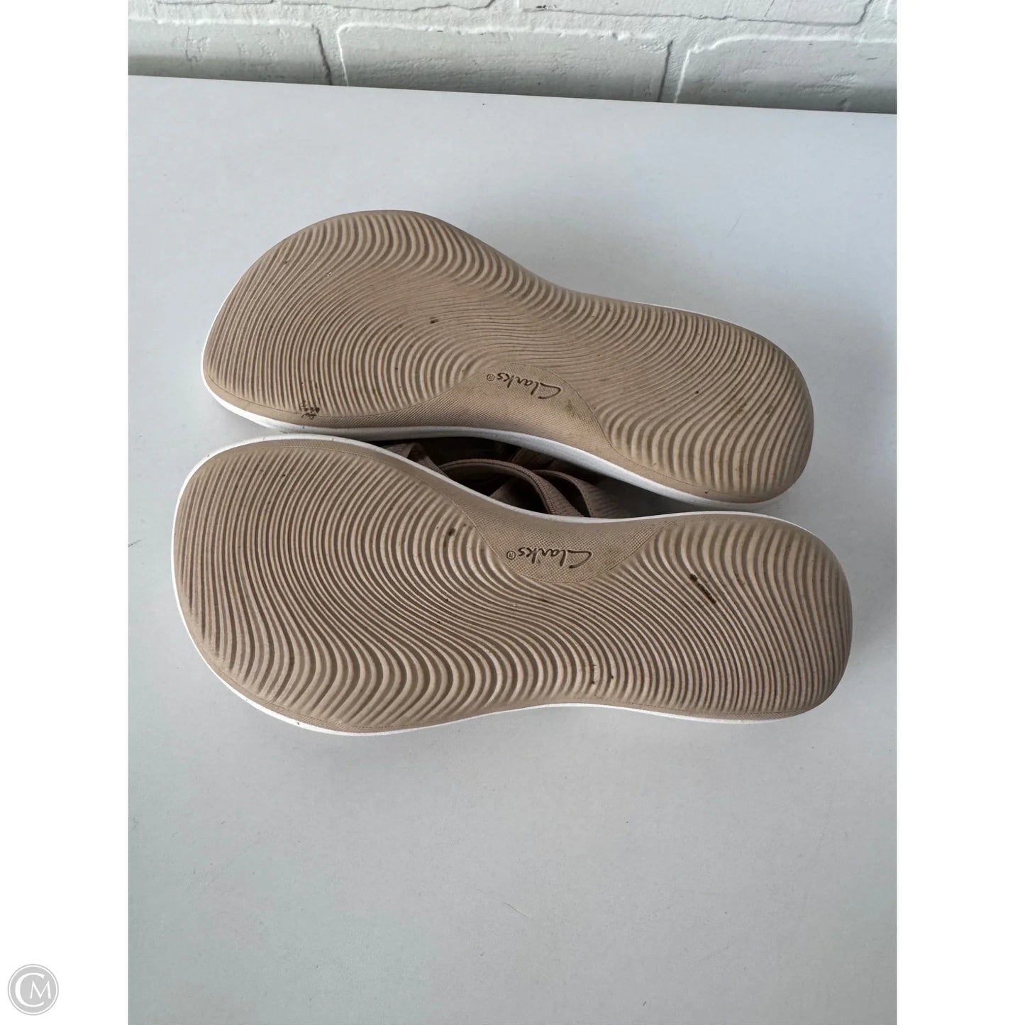 Sandals Flats By Clarks In Tan & White, Size: 8