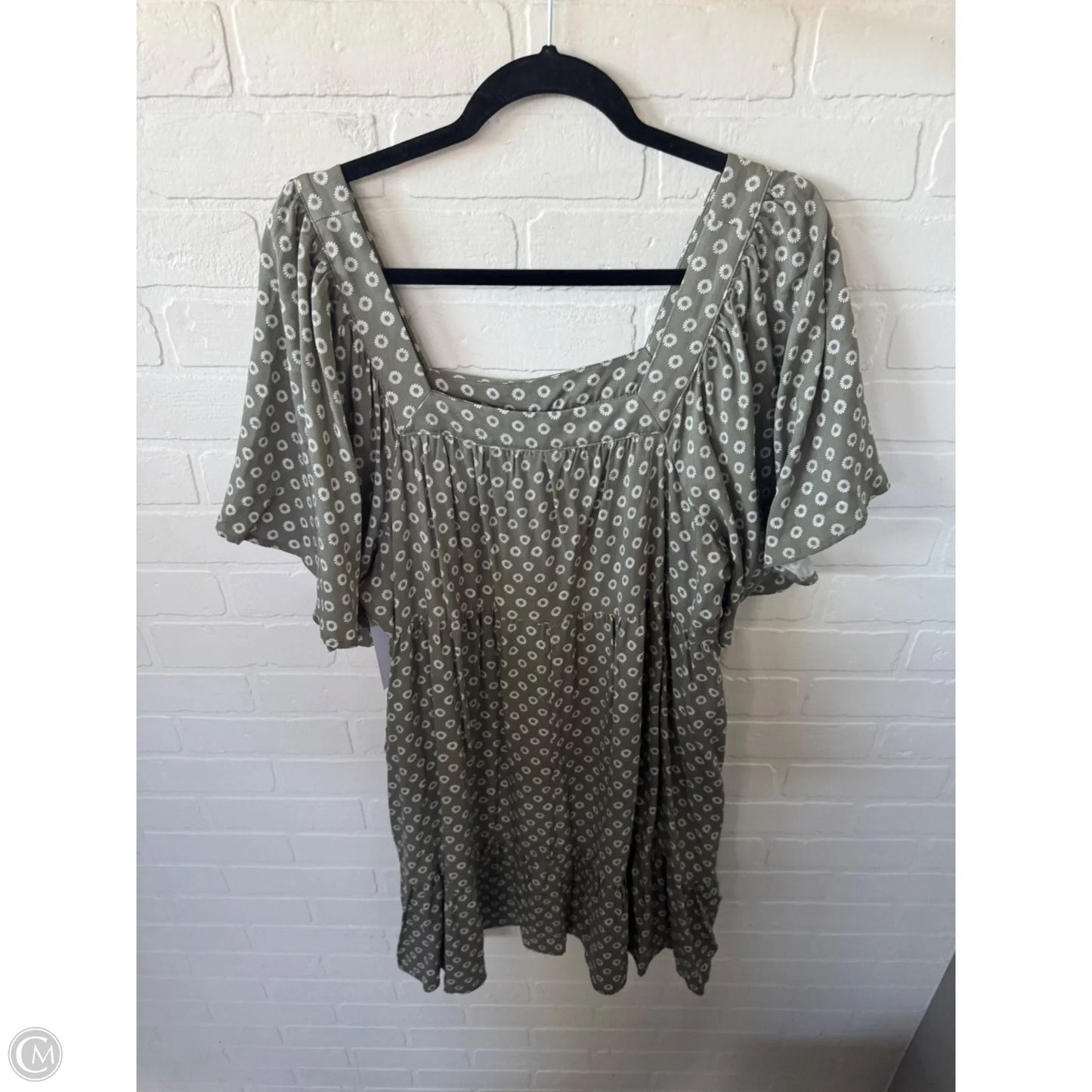 Dress Casual Short By Maurices In Green & White, Size: 1x
