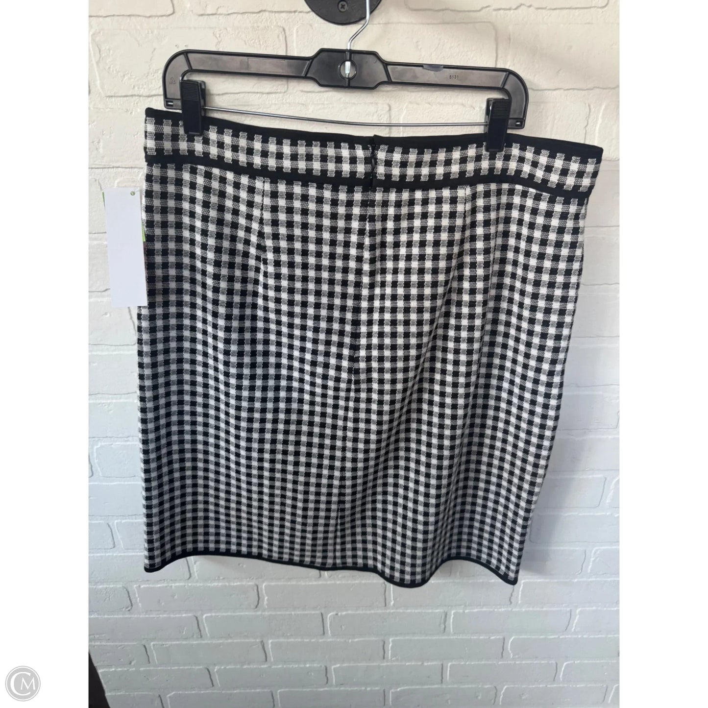 Skirt Mini & Short By Ann Taylor In Black & White, Size: 14