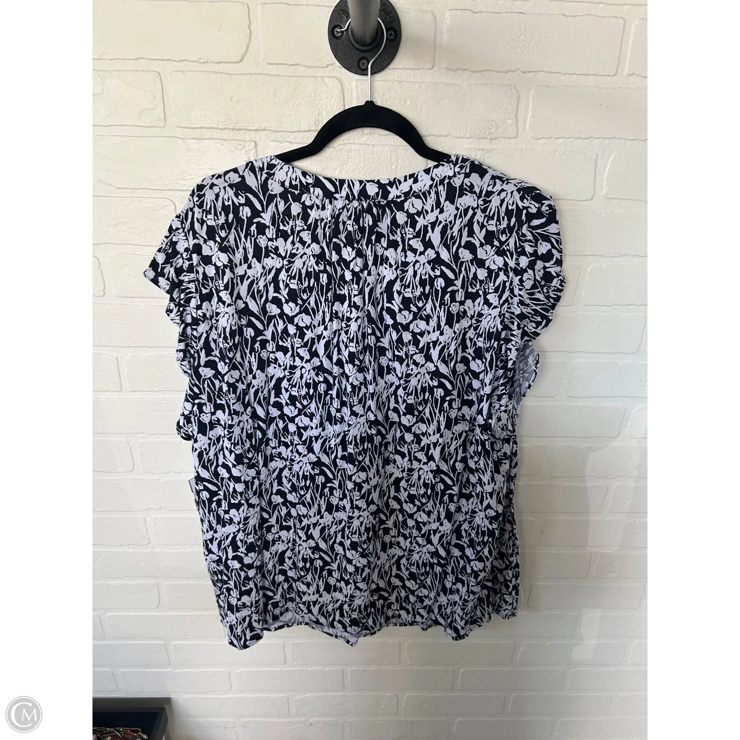 Top Short Sleeve By Jones New York In Black & White, Size: 2x
