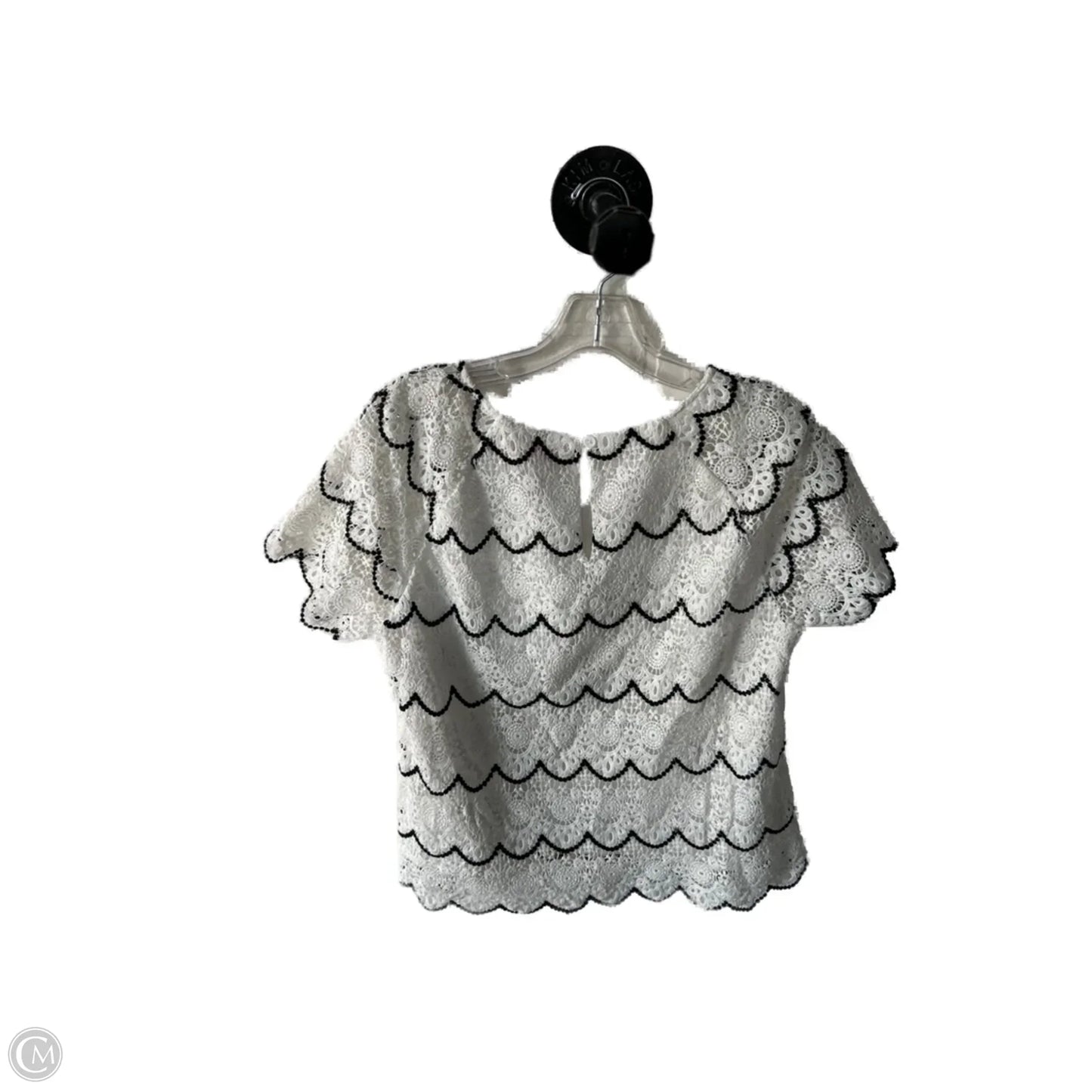 Top Short Sleeve By Skies Are Blue In Black & White, Size: L