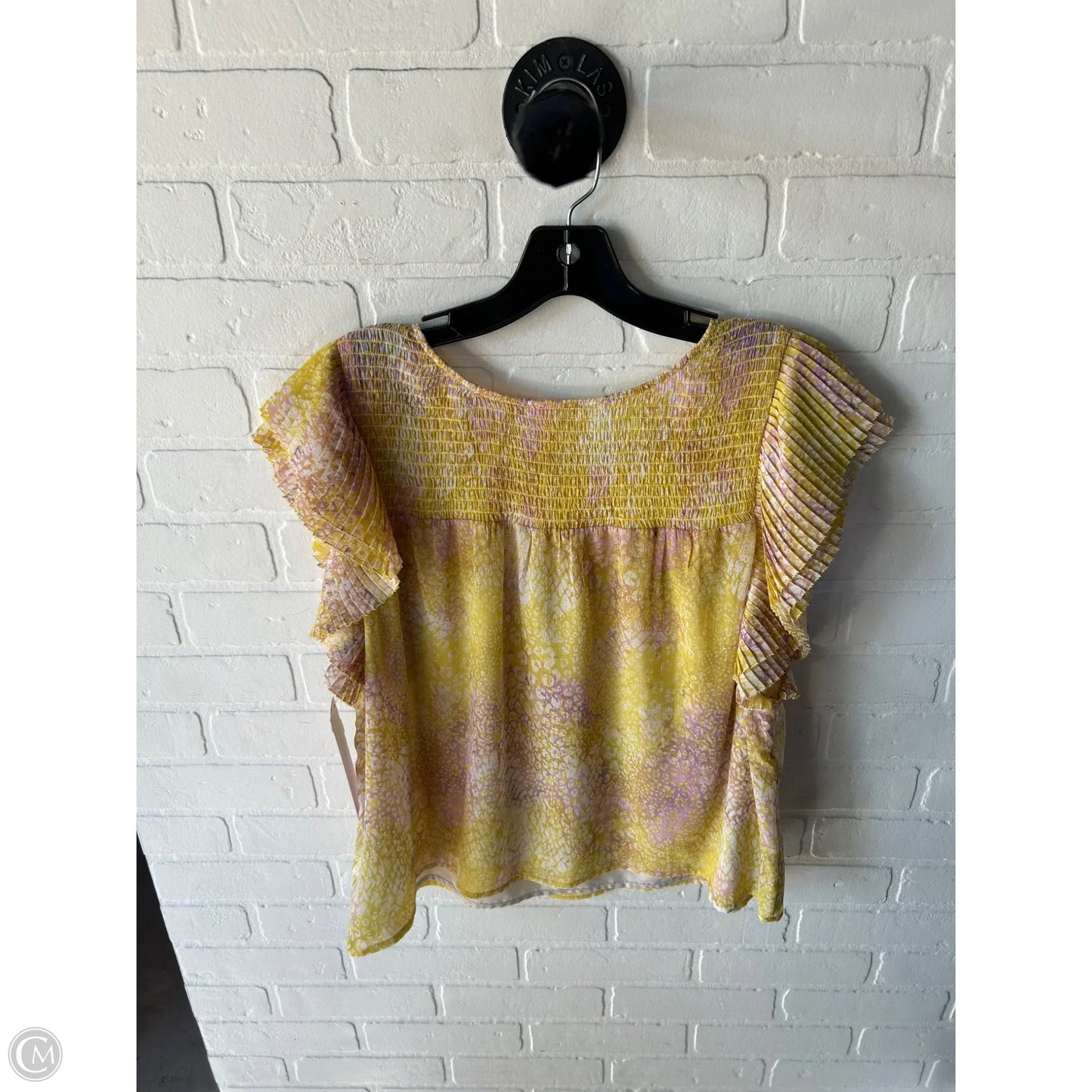 Top Short Sleeve By Bb Dakota In Yellow, Size: L