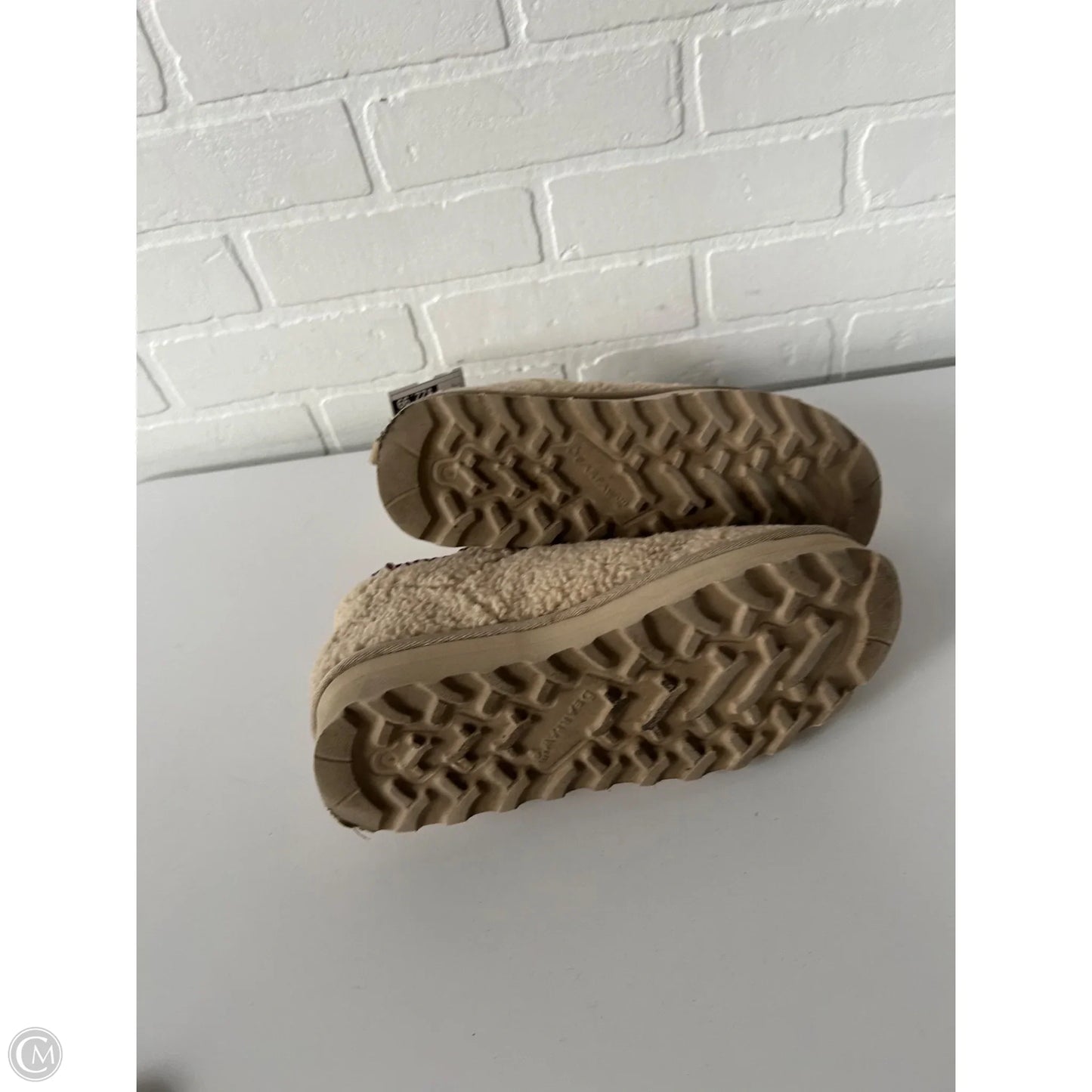 Boots Ankle Flats By Bearpaw In Tan, Size: 9