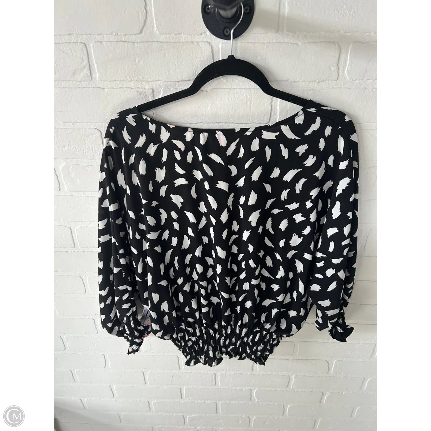 Top Long Sleeve By Vince Camuto In Black & White, Size: M