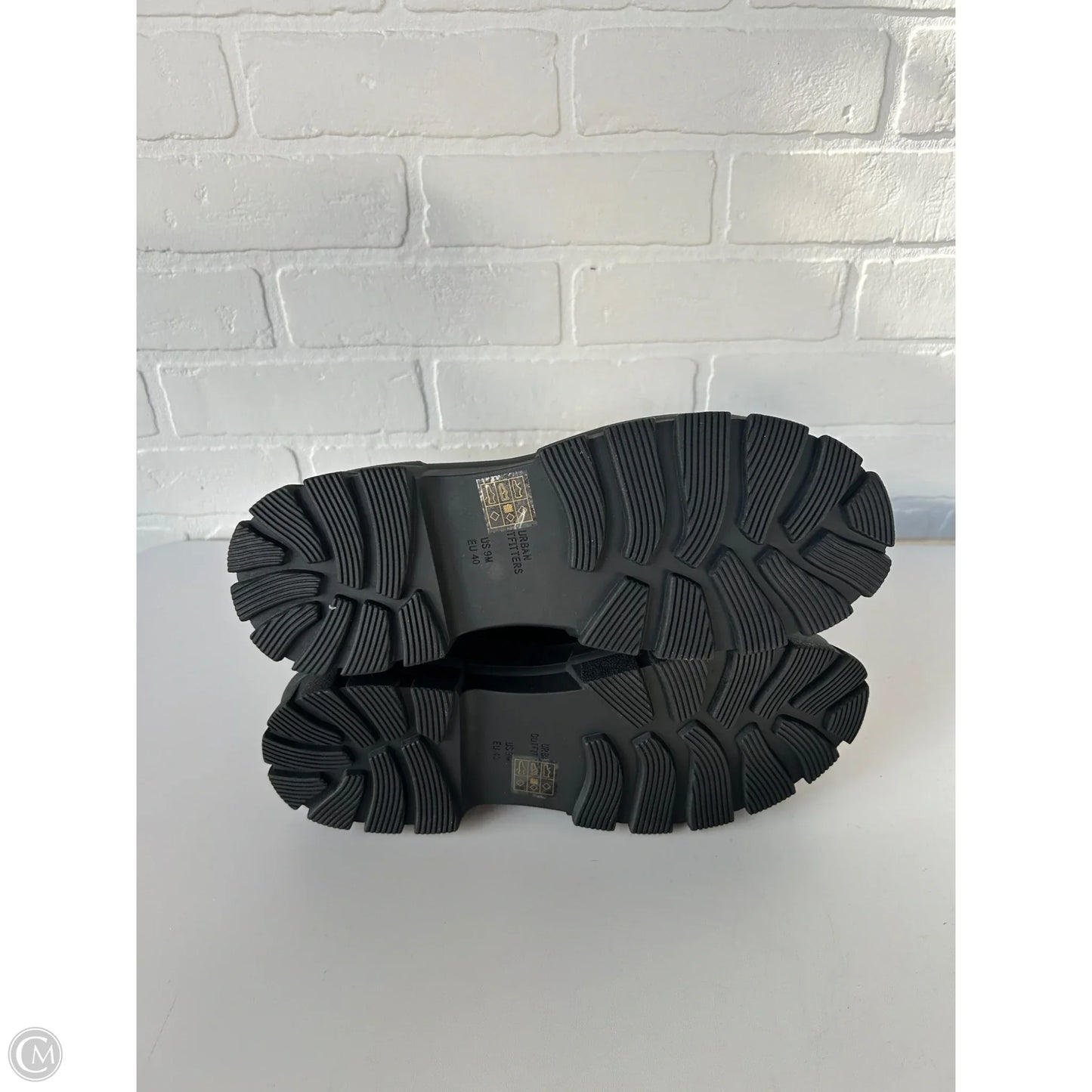 Boots Ankle Flats By Urban Outfitters In Black, Size: 9