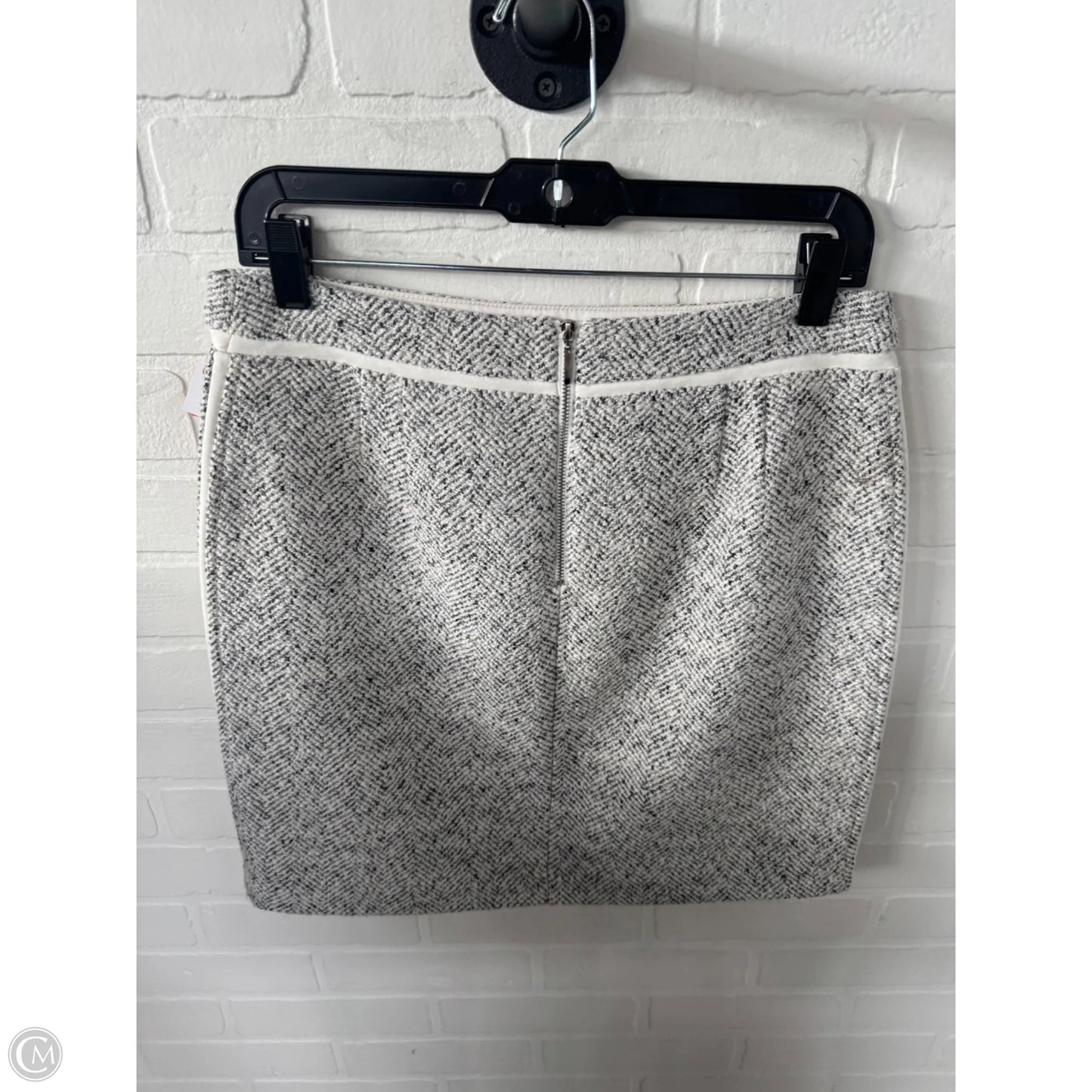 Skirt Mini & Short By White House Black Market In Grey, Size: 6