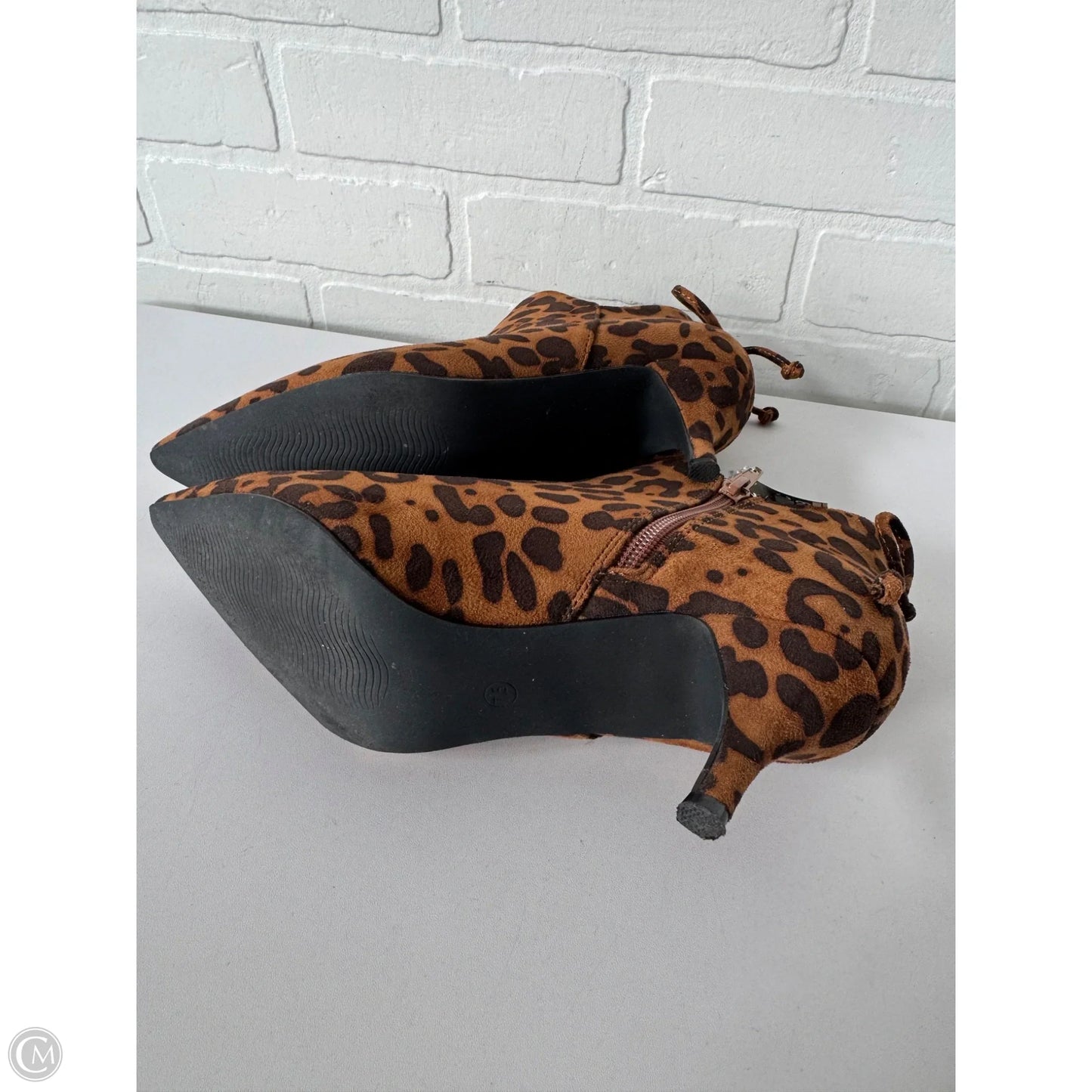 Boots Ankle Heels By Clothes Mentor In Brown & Tan, Size: 7.5