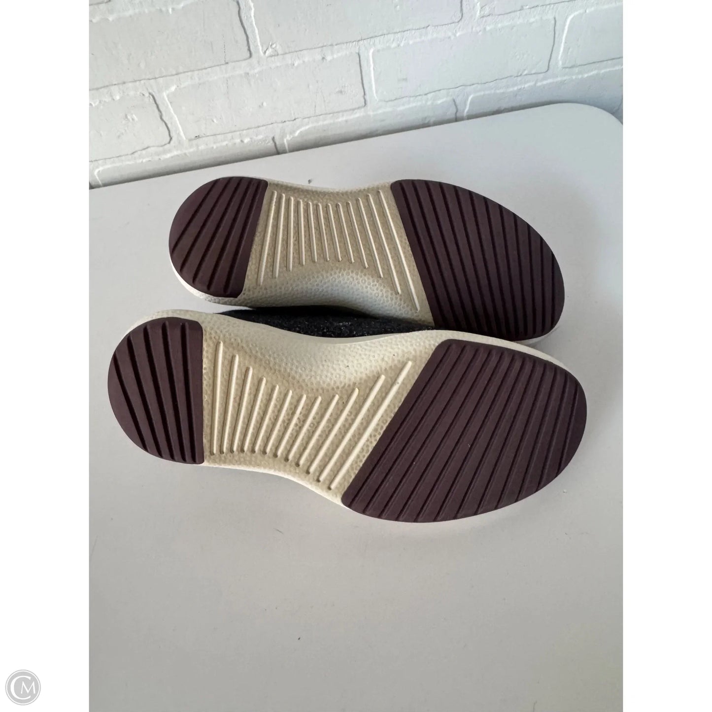 Shoes Sneakers By Allbirds In Grey, Size: 9