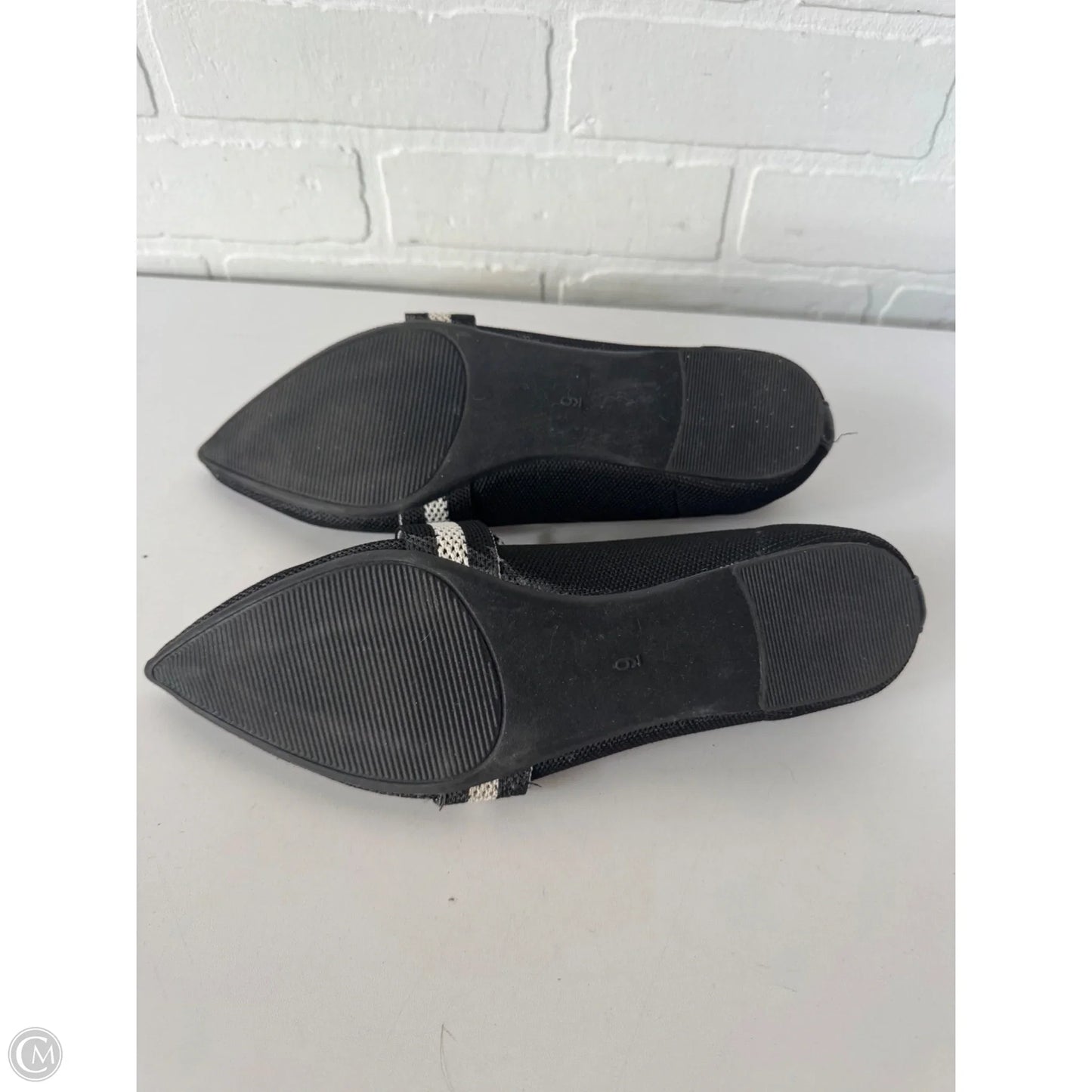 Shoes Flats By Tahari In Black & White, Size: 9