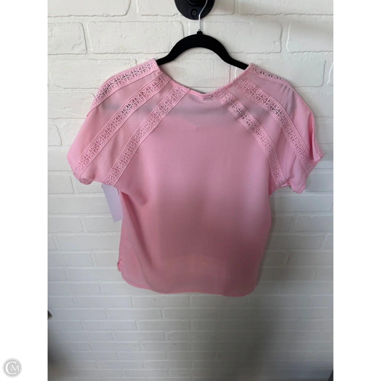 Top Short Sleeve By Clothes Mentor In Pink, Size: M