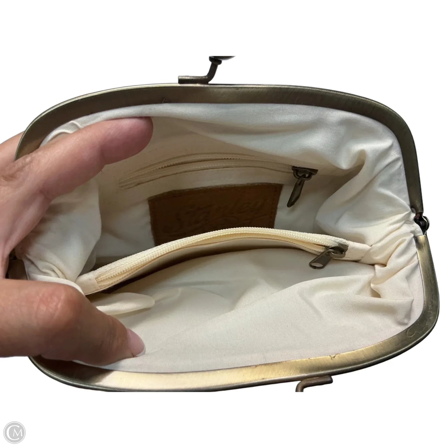 Clutch By Clothes Mentor, Size: Medium