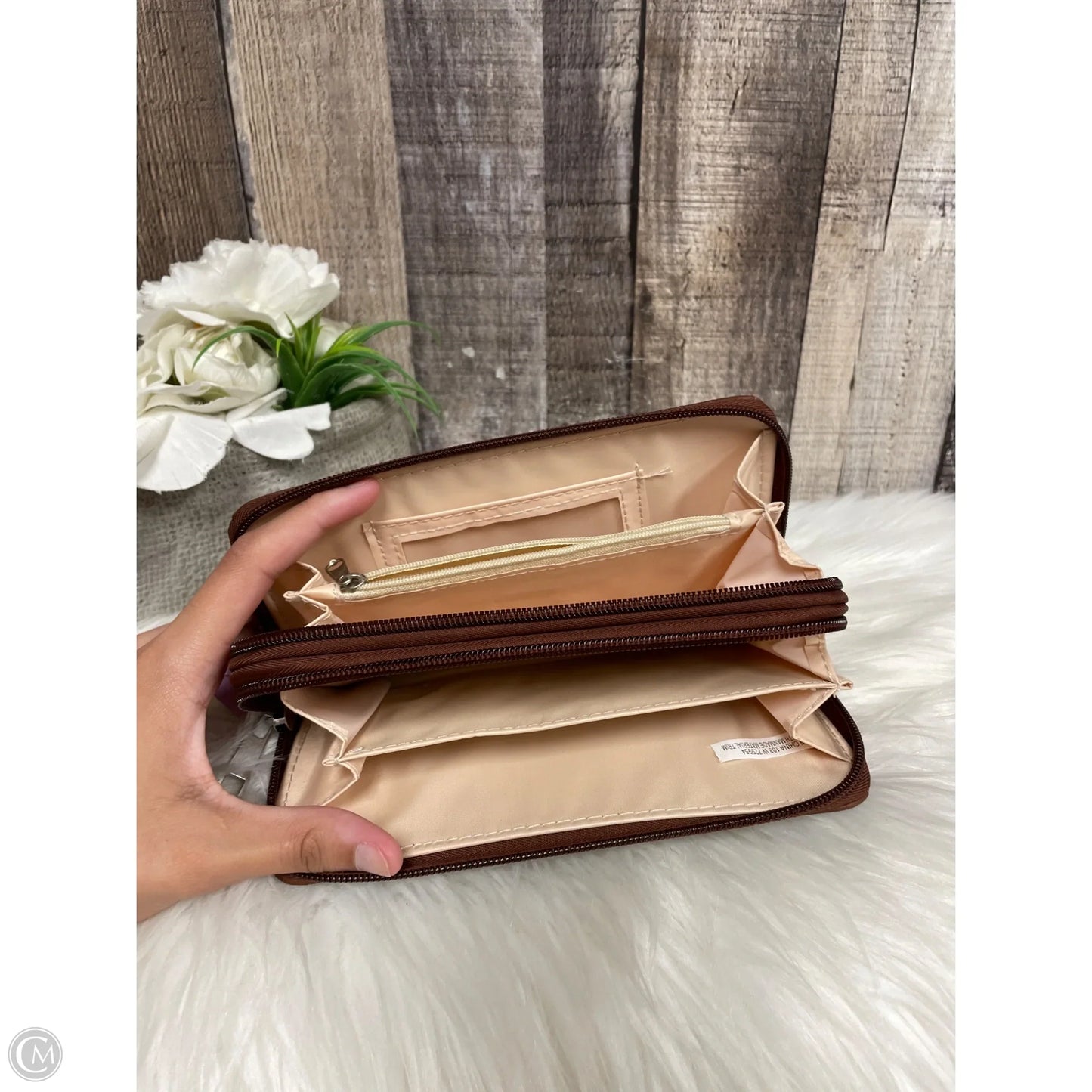 Wristlet By Union Bay, Size: Medium