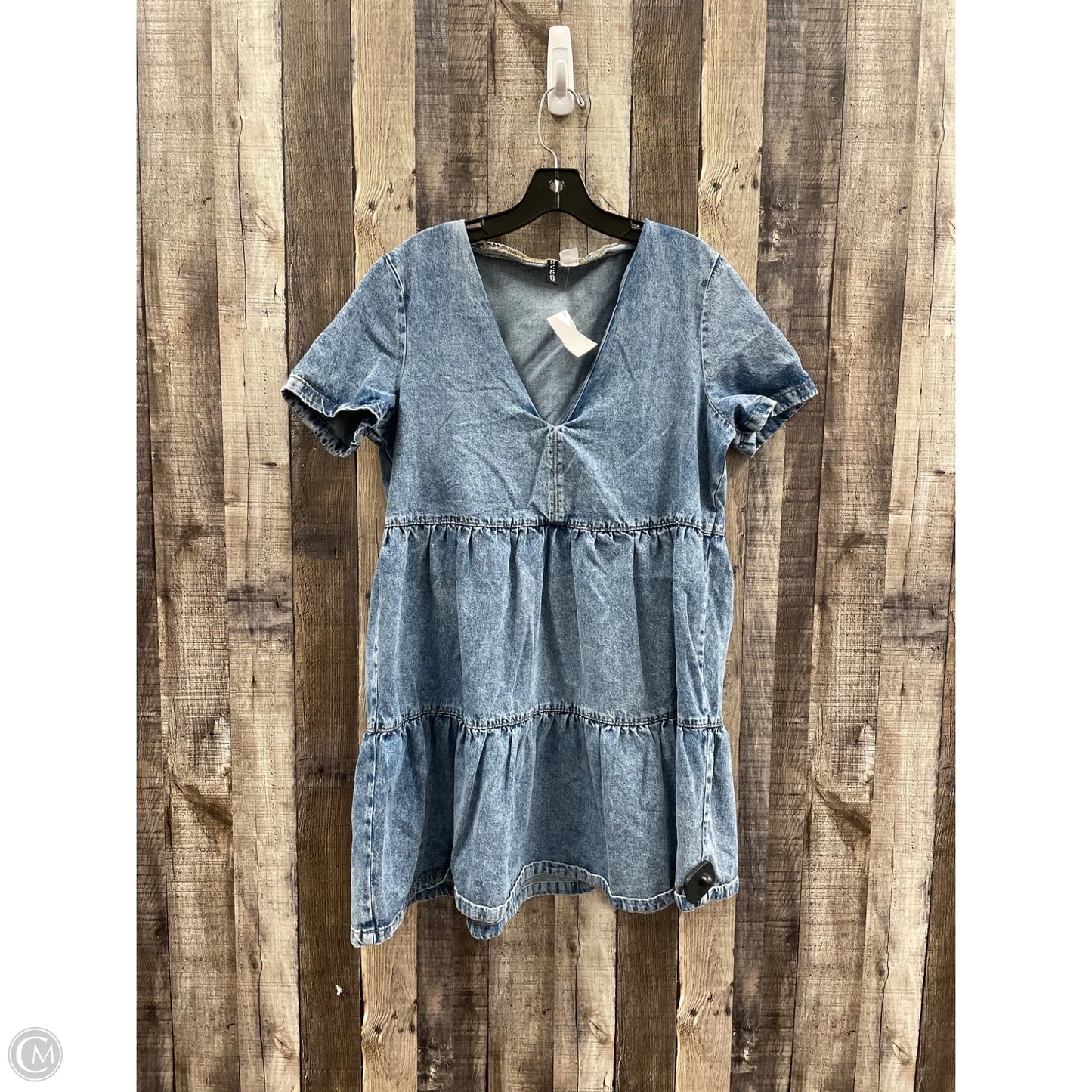 Dress Casual Short By Divided In Blue Denim, Size: M