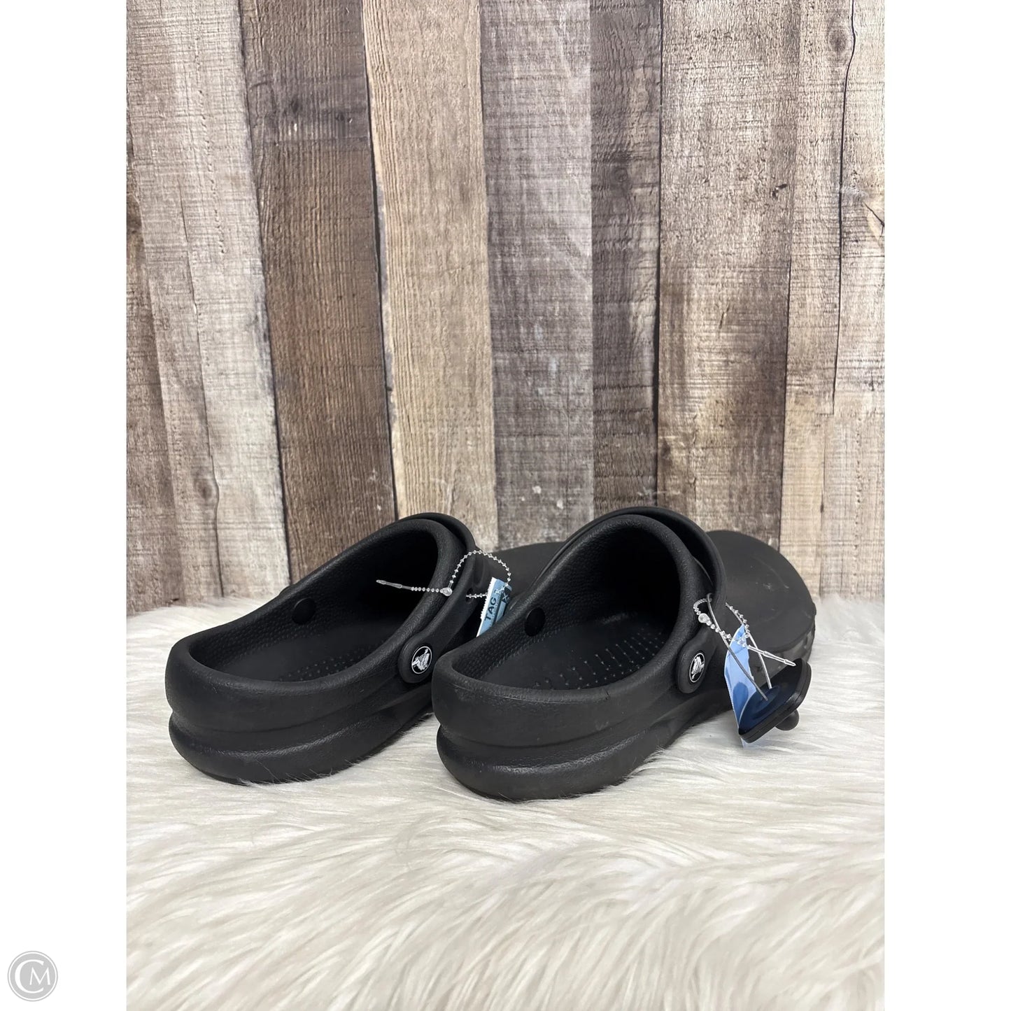 Shoes Flats By Crocs In Black, Size: 11