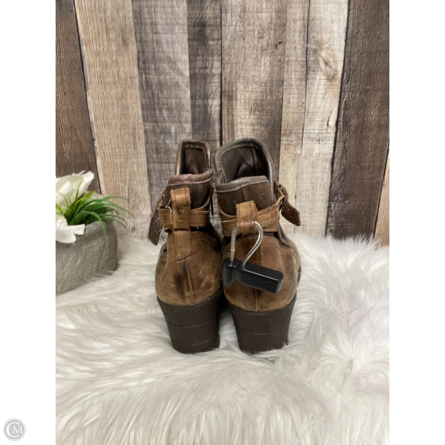 Boots Designer By Ugg In Brown, Size: 9