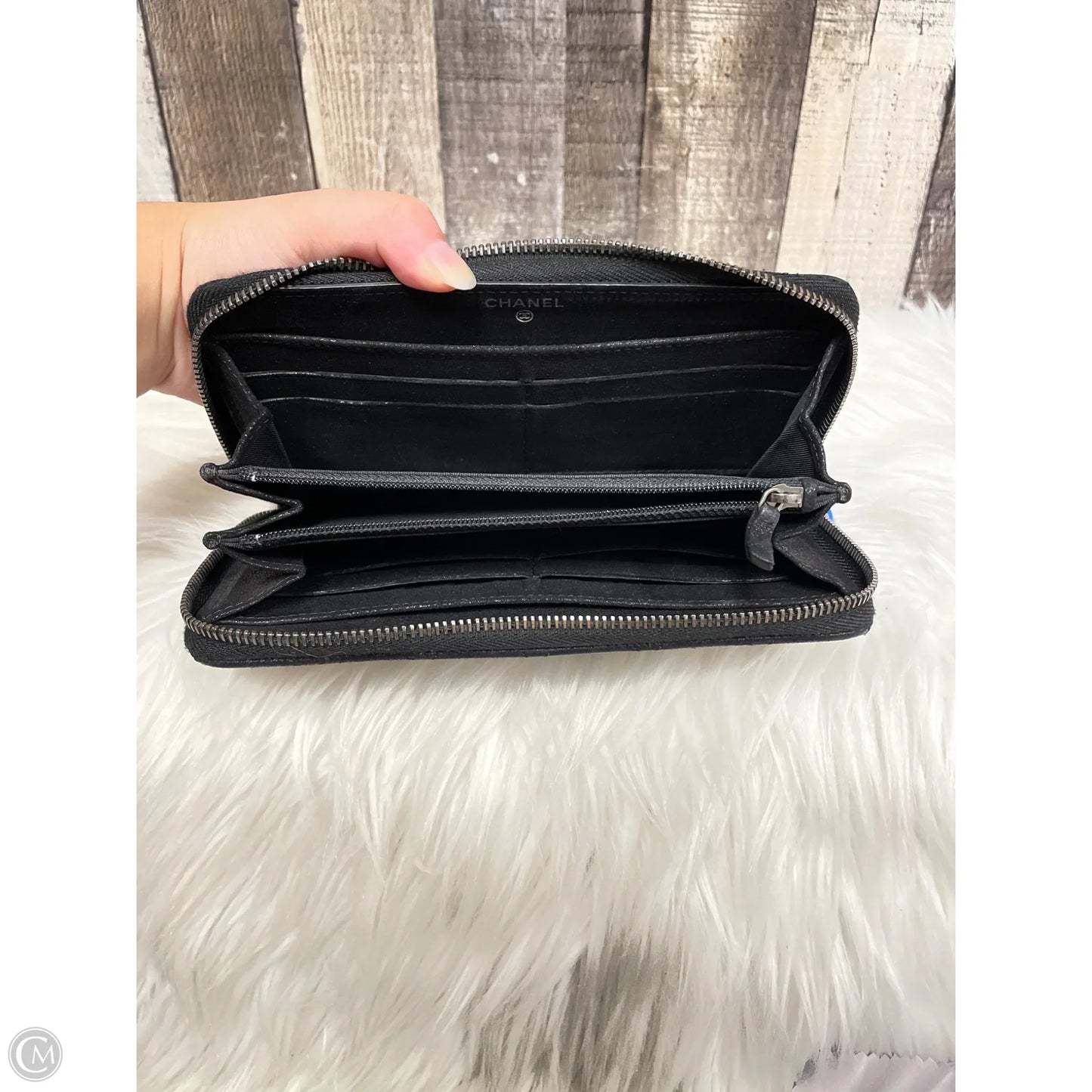 Wallet Luxury Designer By Chanel, Size: Large