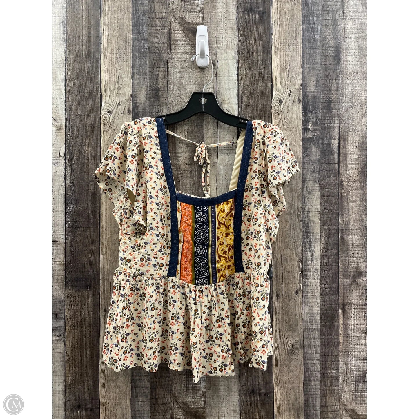 Top Short Sleeve By Maurices In Floral Print, Size: L